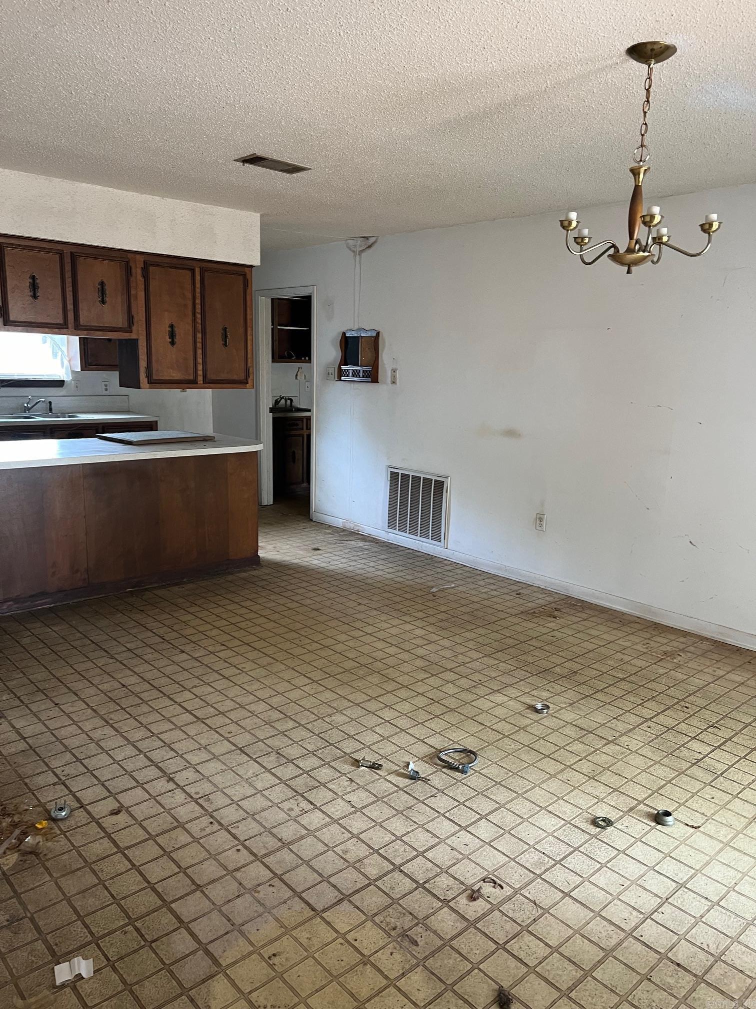 1303  21st E  Stuttgart, AR