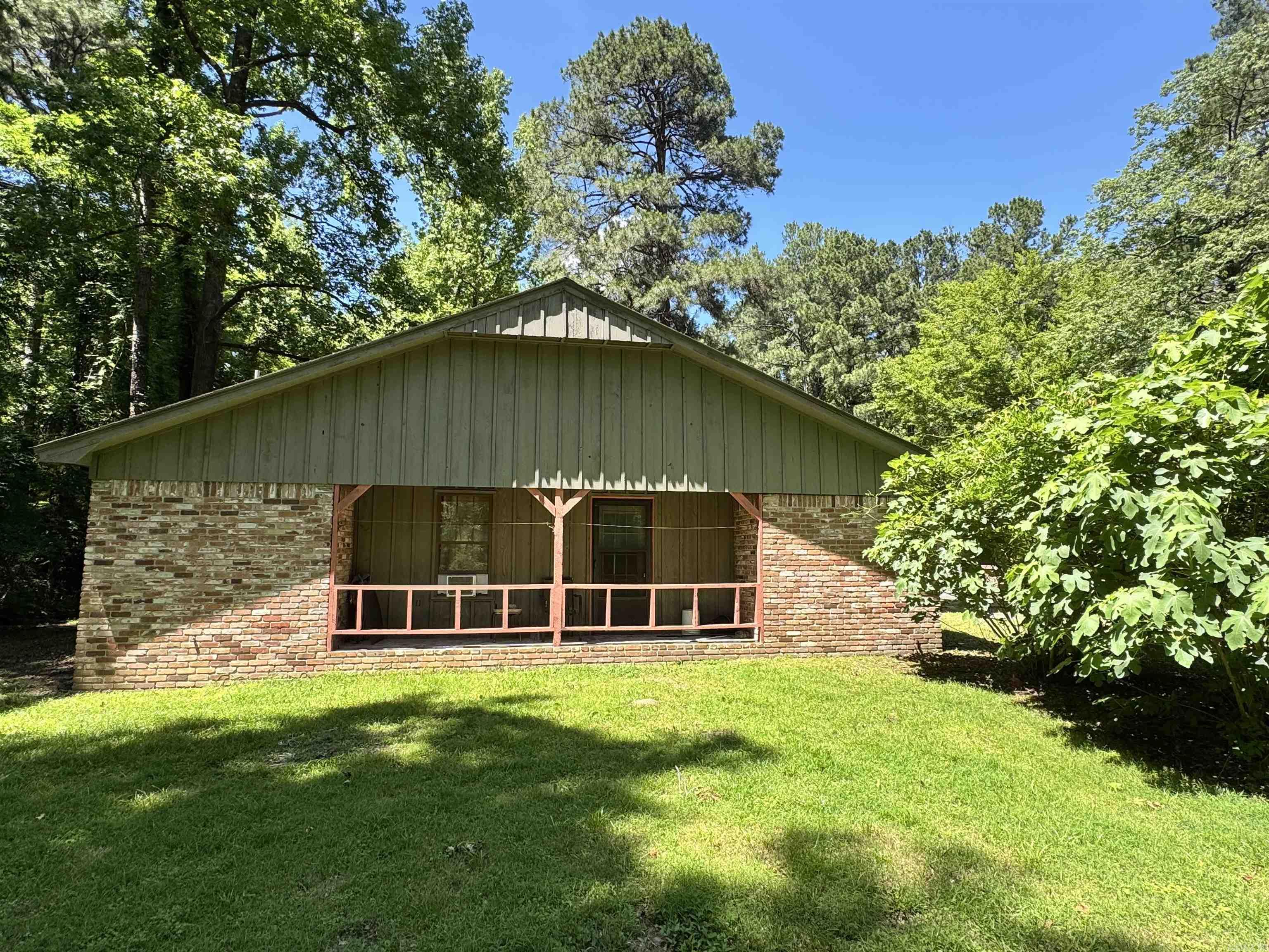 8707  Sulphur Springs Road  Pine Bluff, AR