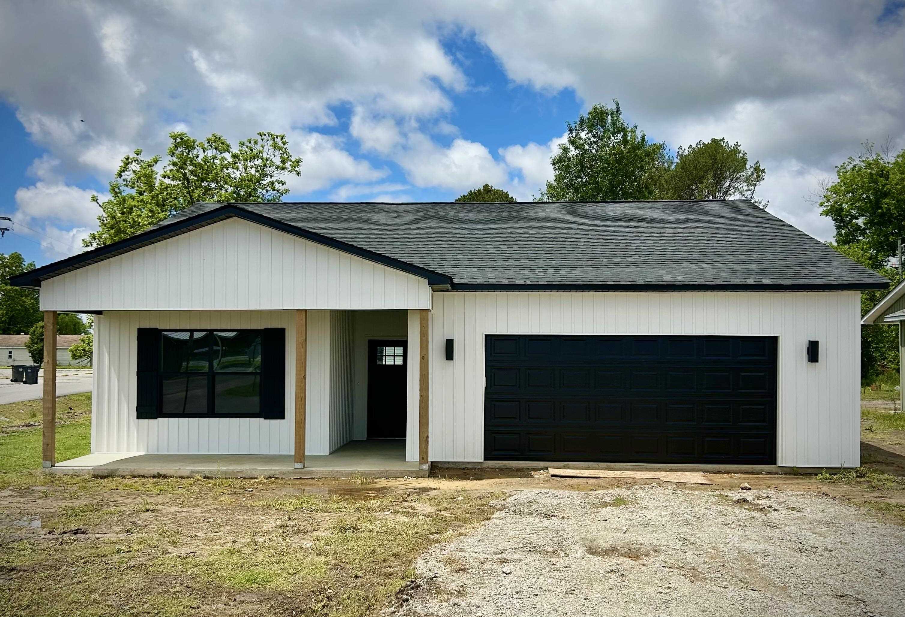 140 E Holder  Walnut Ridge, AR