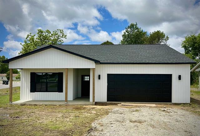 140 E Holder  Walnut Ridge, AR