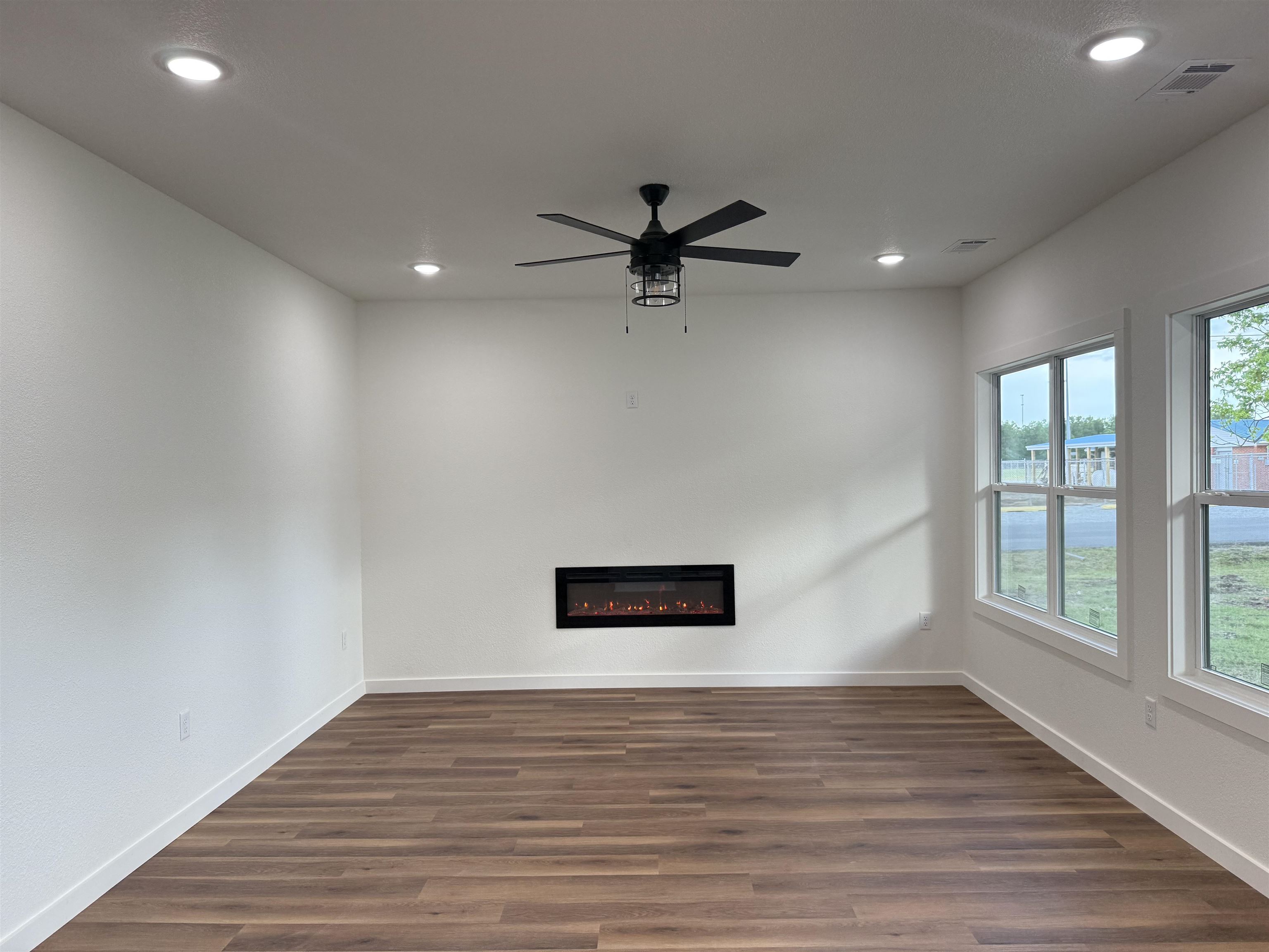 140 E Holder  Walnut Ridge, AR