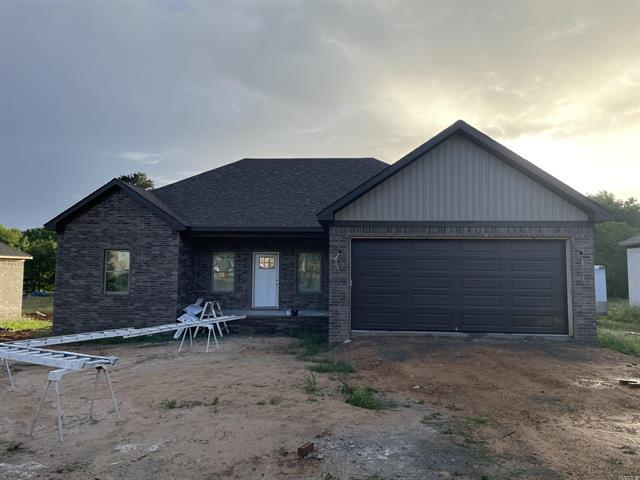 21  Mountain Grove Road  Greenbrier, AR
