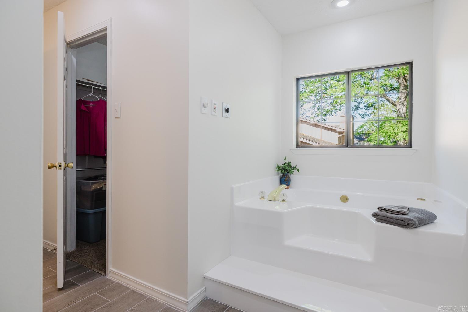 920 Parkway Place Little Rock, AR 72223