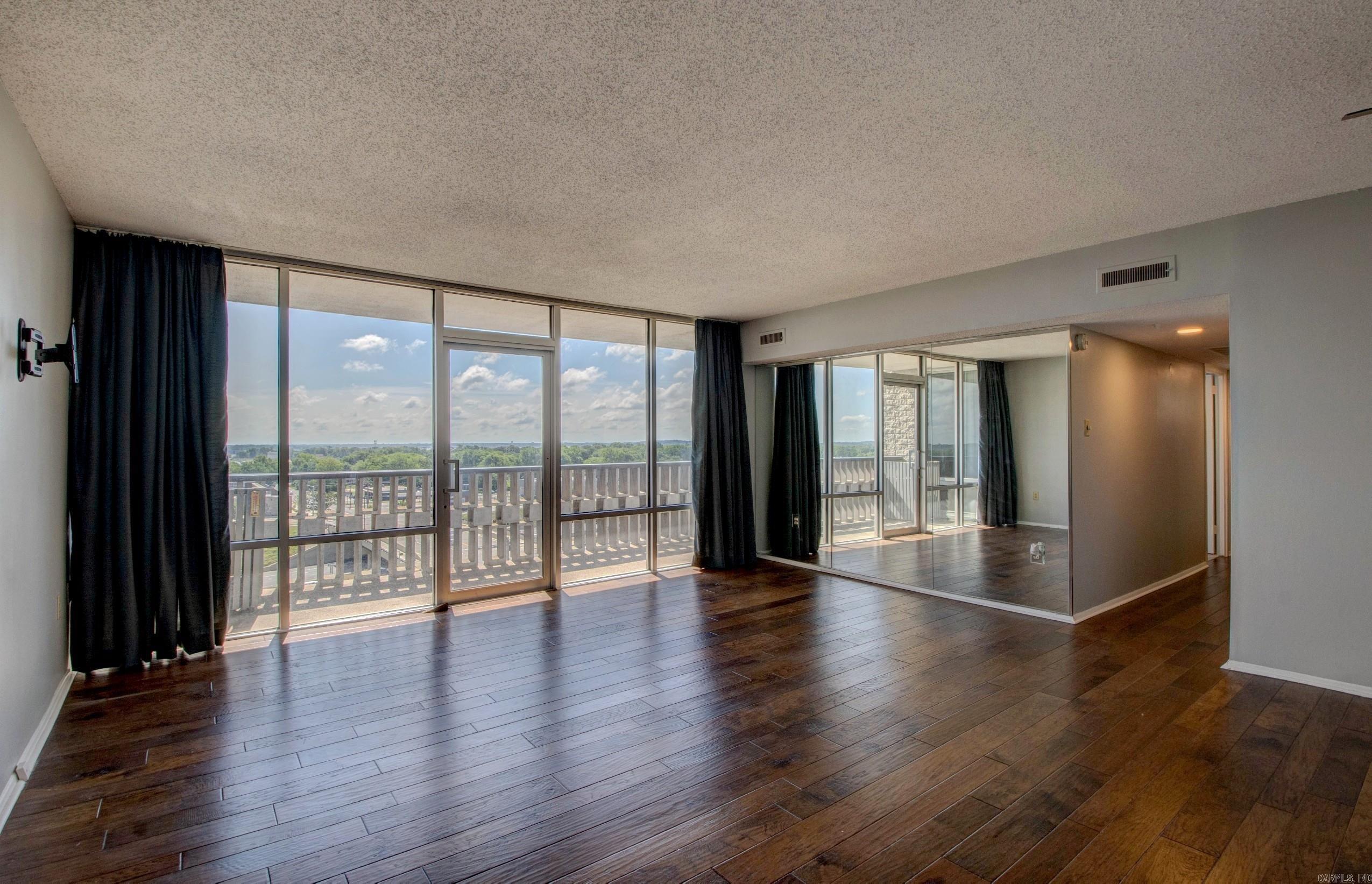 700 E 9th Street