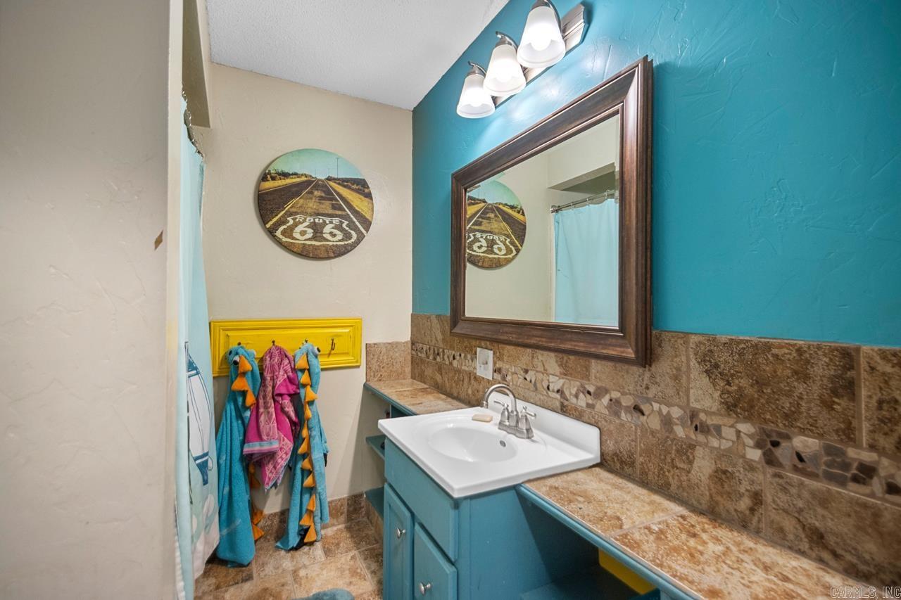1450  Bowman Trl  Mabelvale, AR