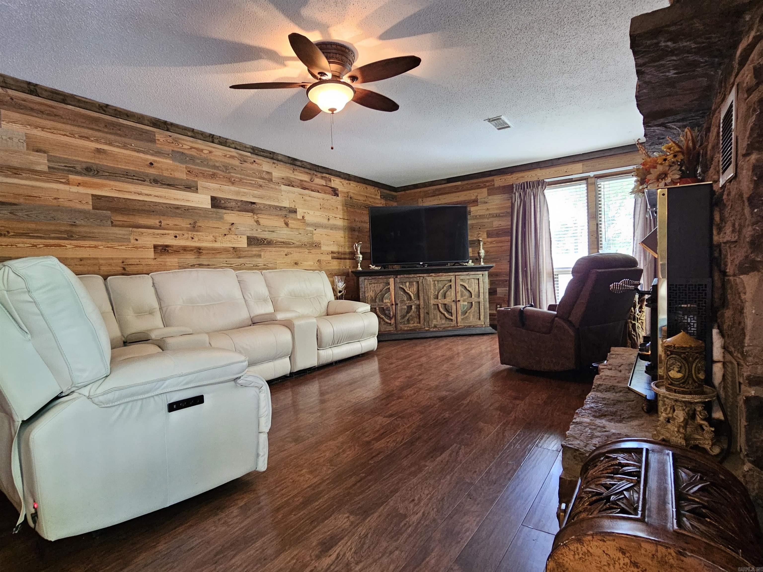148  Dunn Hollow Dr  Fairfield Bay, AR