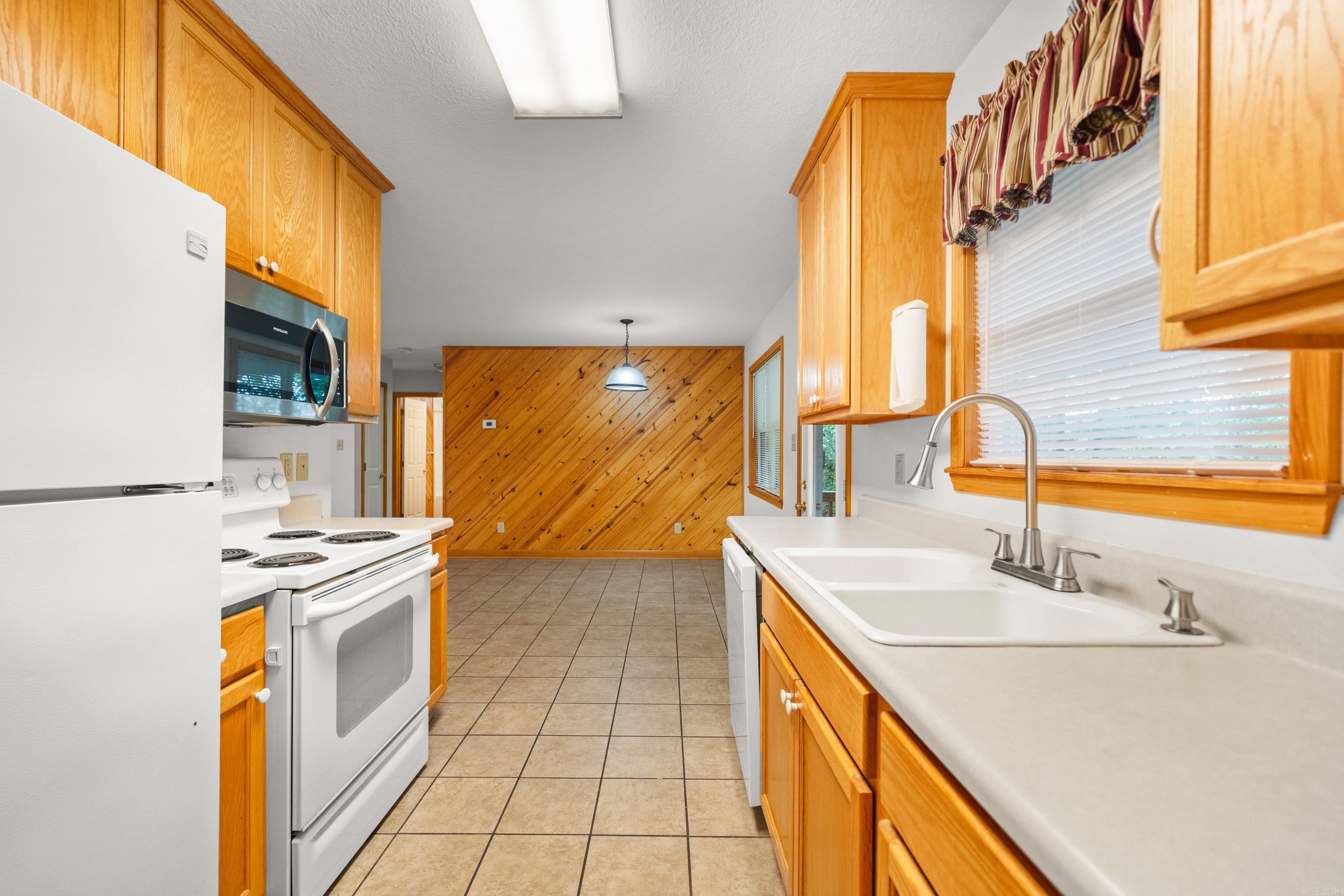 378  Arrowhead  Hot Springs, AR