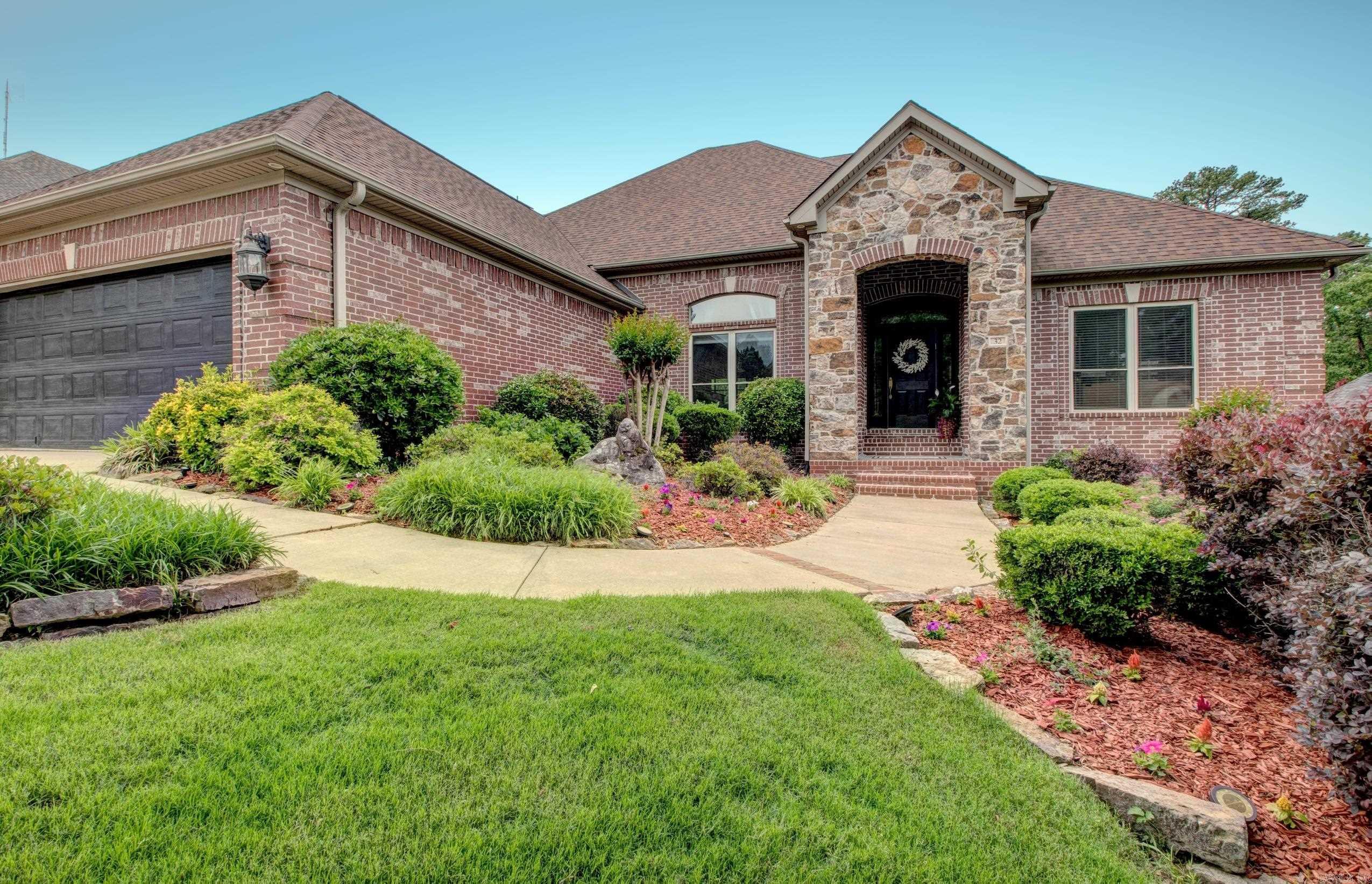 32  Bronte  Little Rock, AR