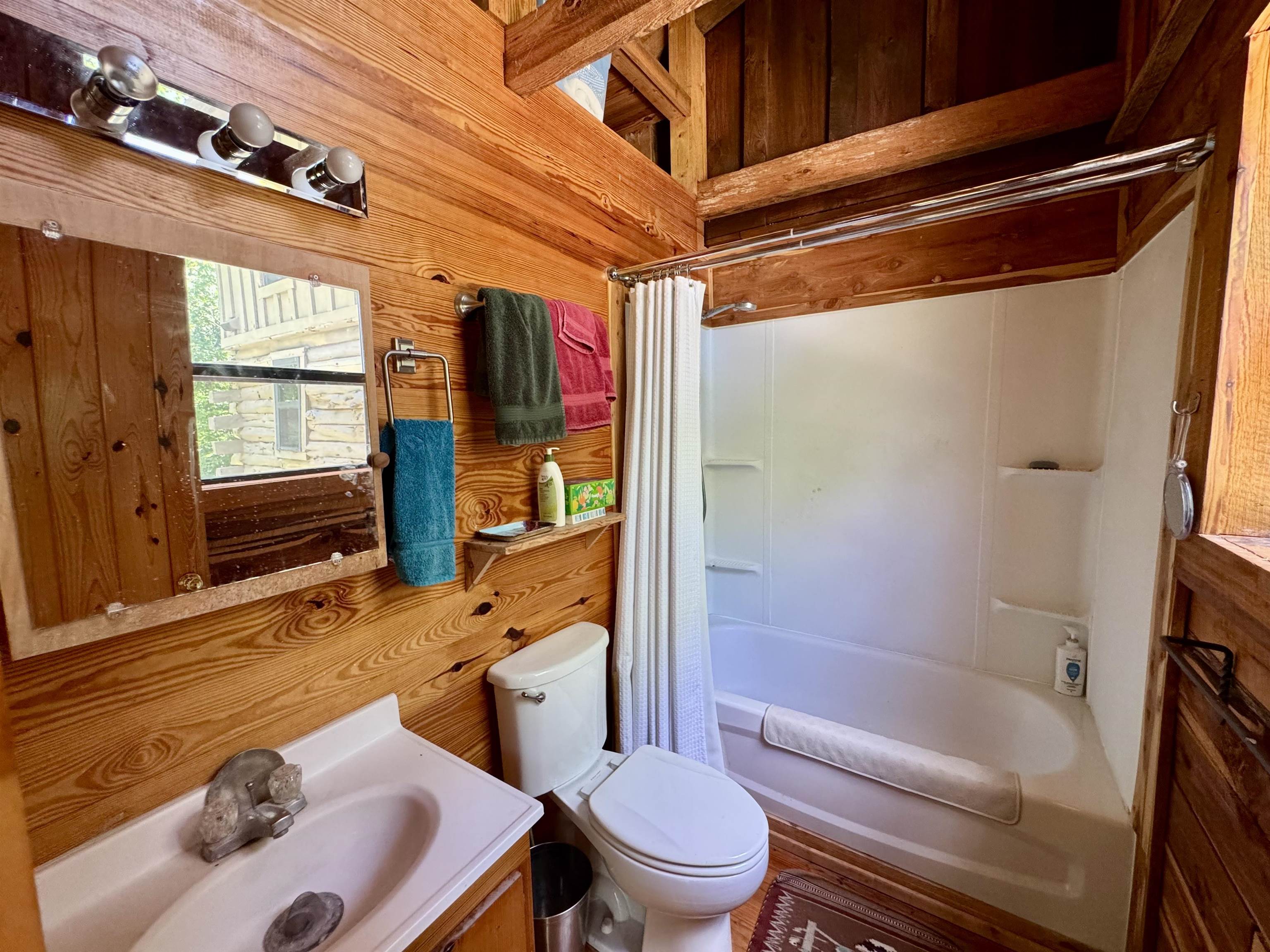 11542 S AR HWY 9  Melbourne, AR