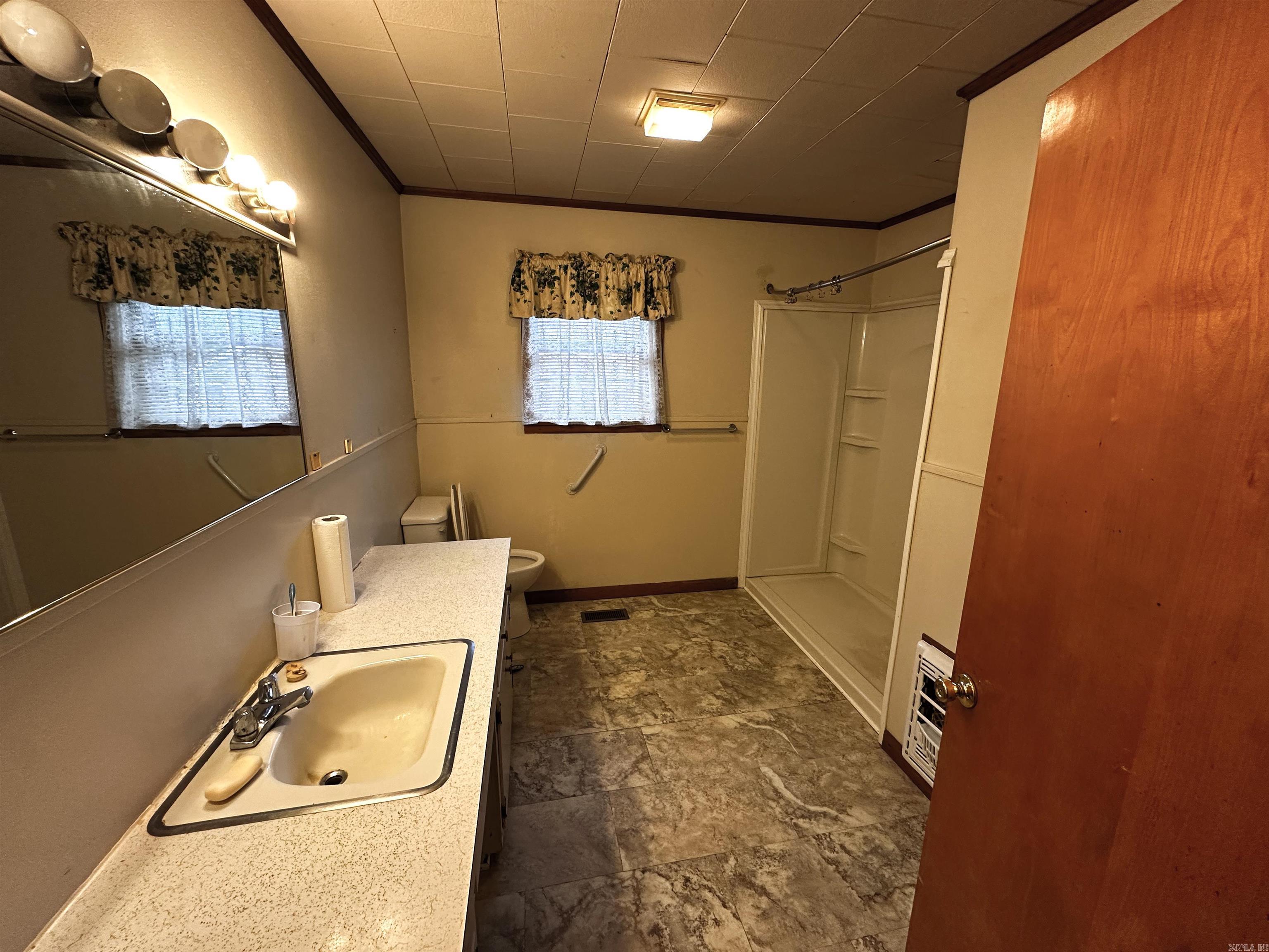 400 W Washington  Mountain View, AR
