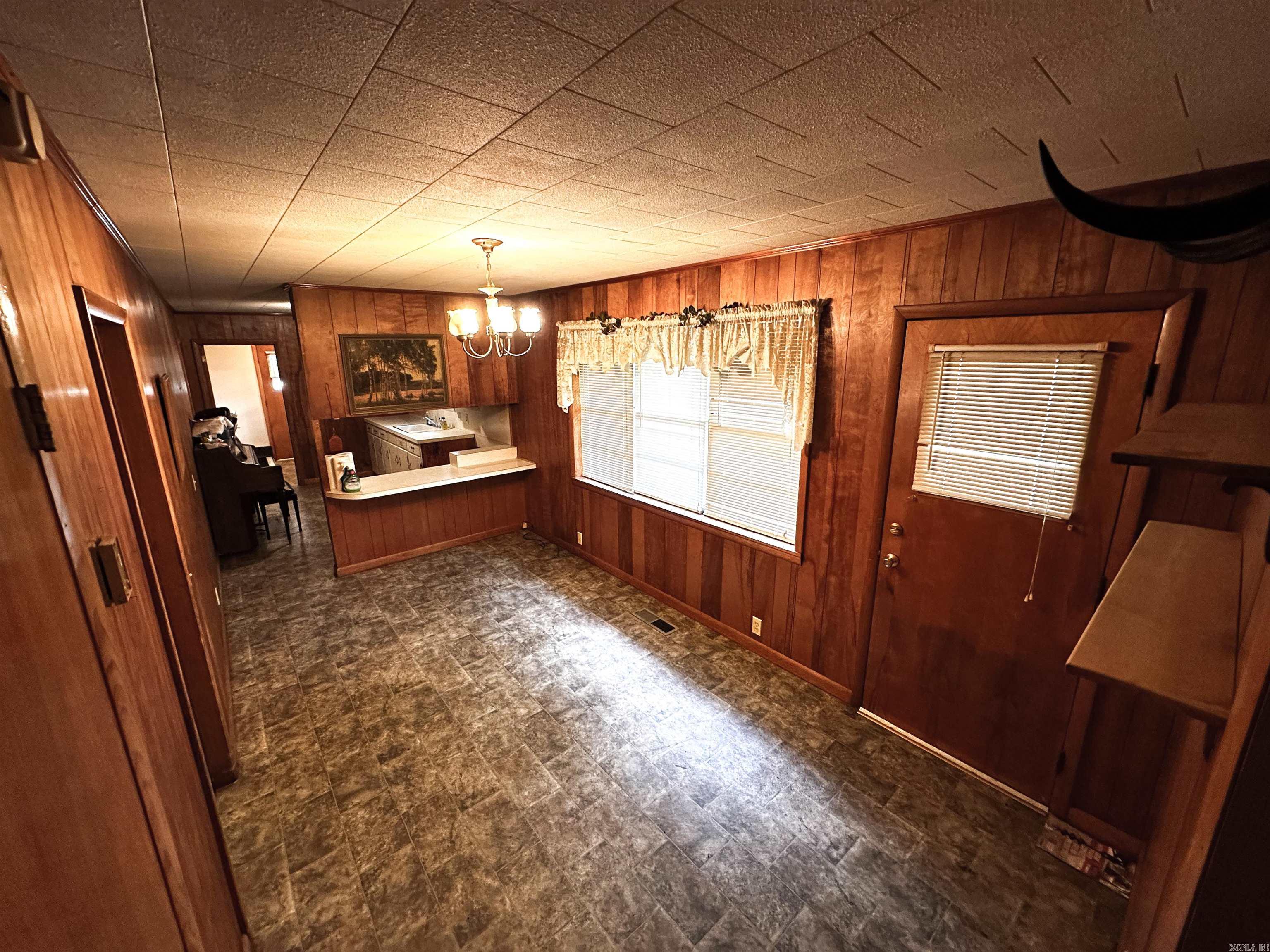 400 W Washington  Mountain View, AR