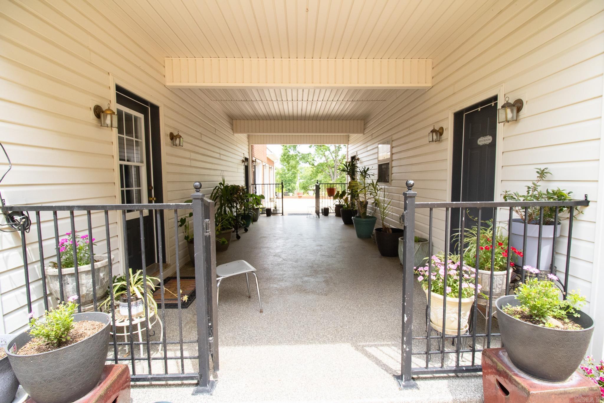 7  Night Owl  Greenbrier, AR