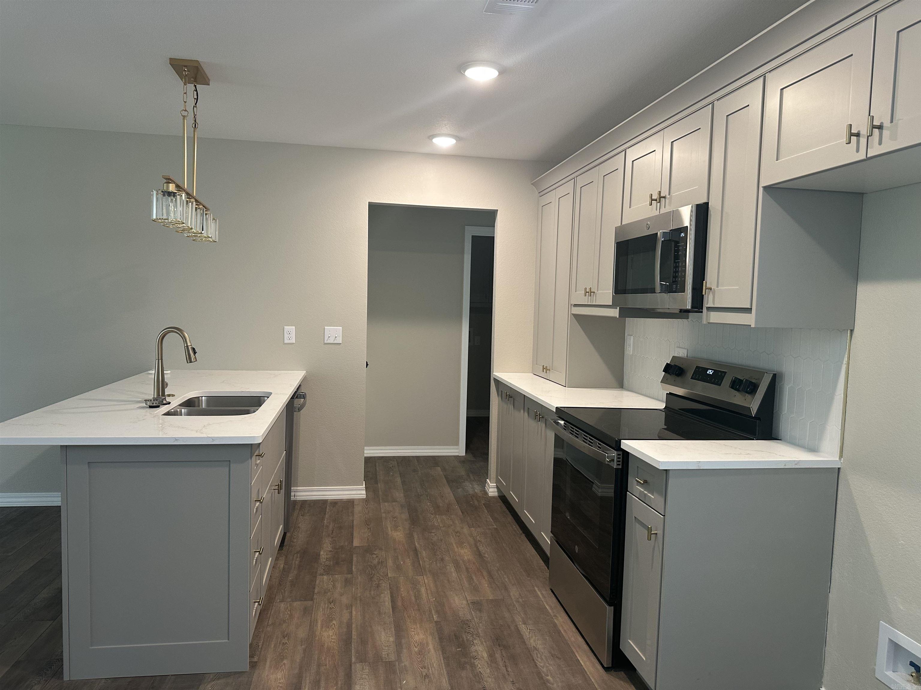 657 S Detroit  Russellville, AR