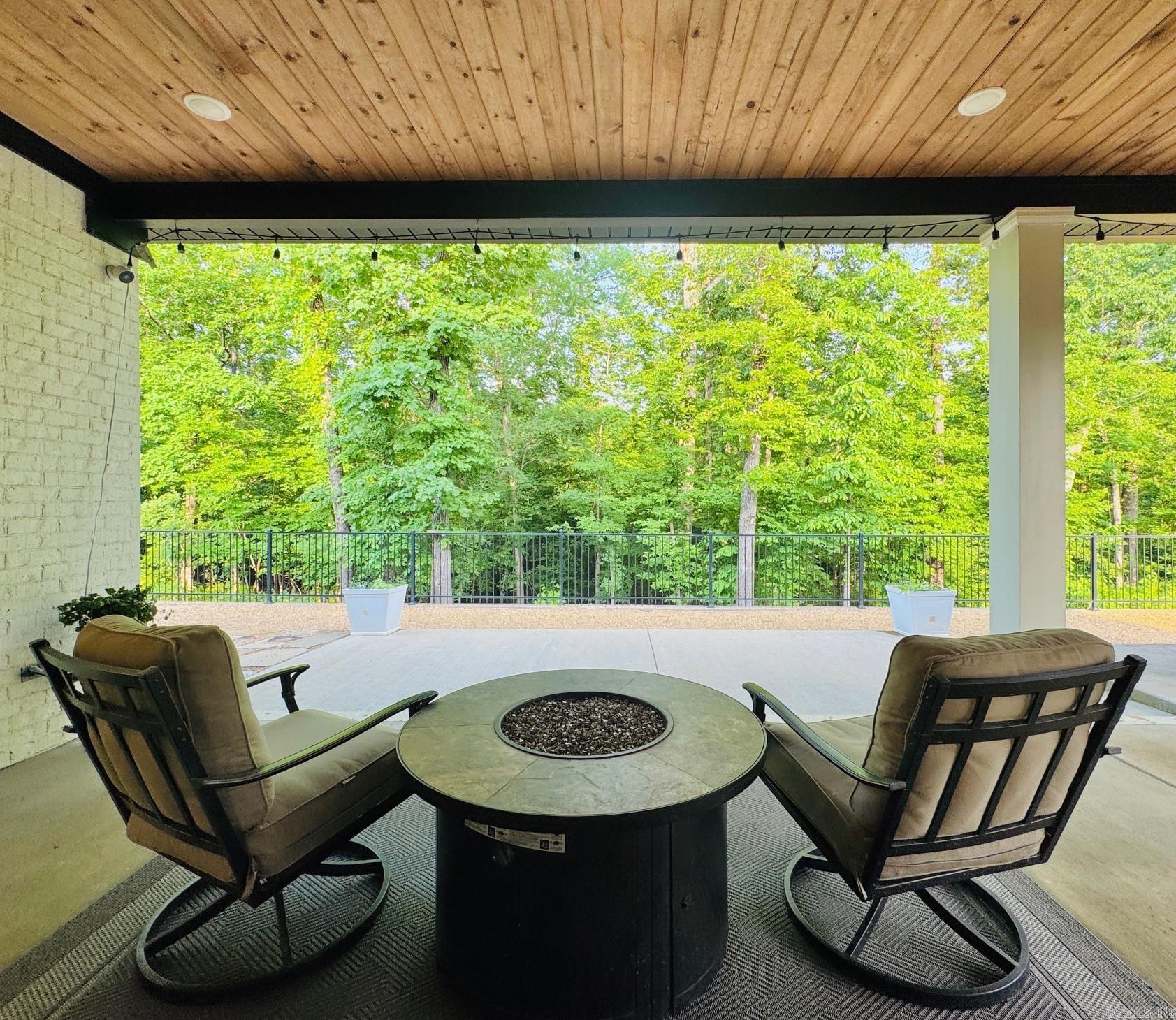 816  Nature  Benton, AR