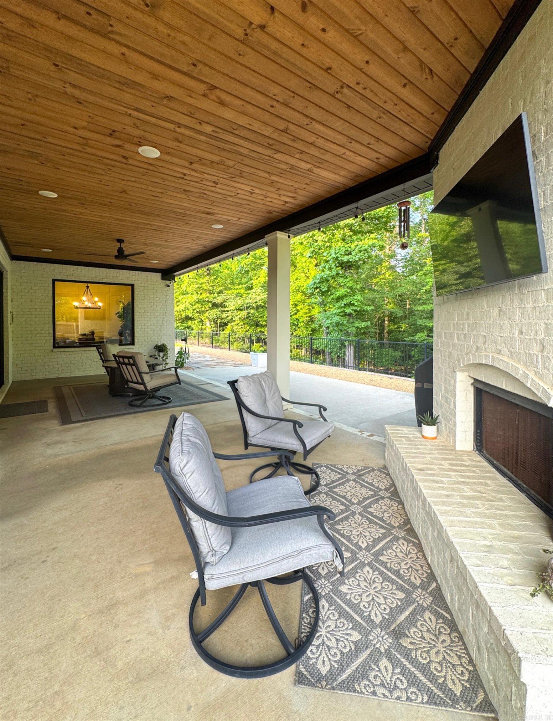 816  Nature  Benton, AR