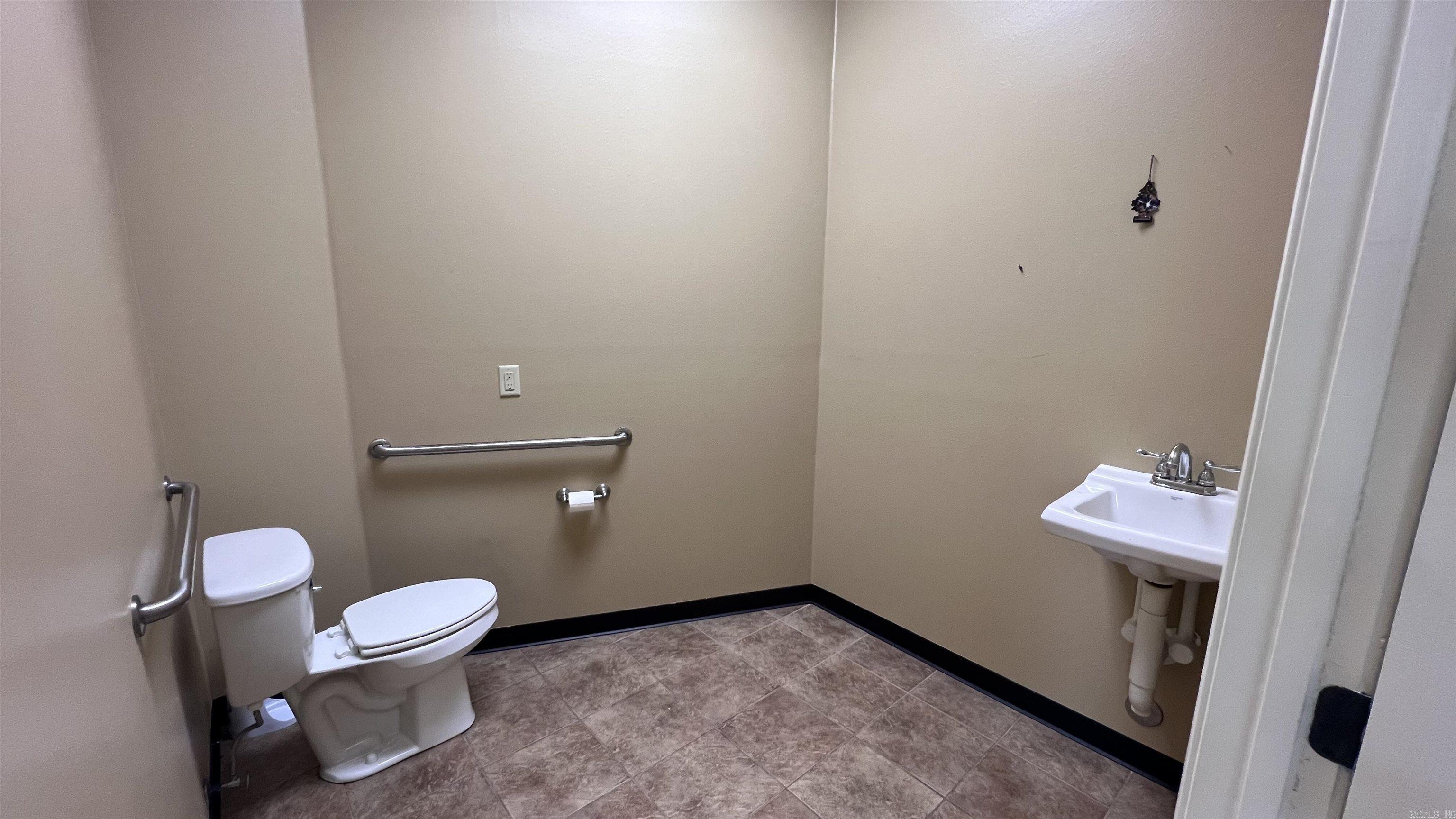 9209  Maumelle Suite 9 Maumelle, AR