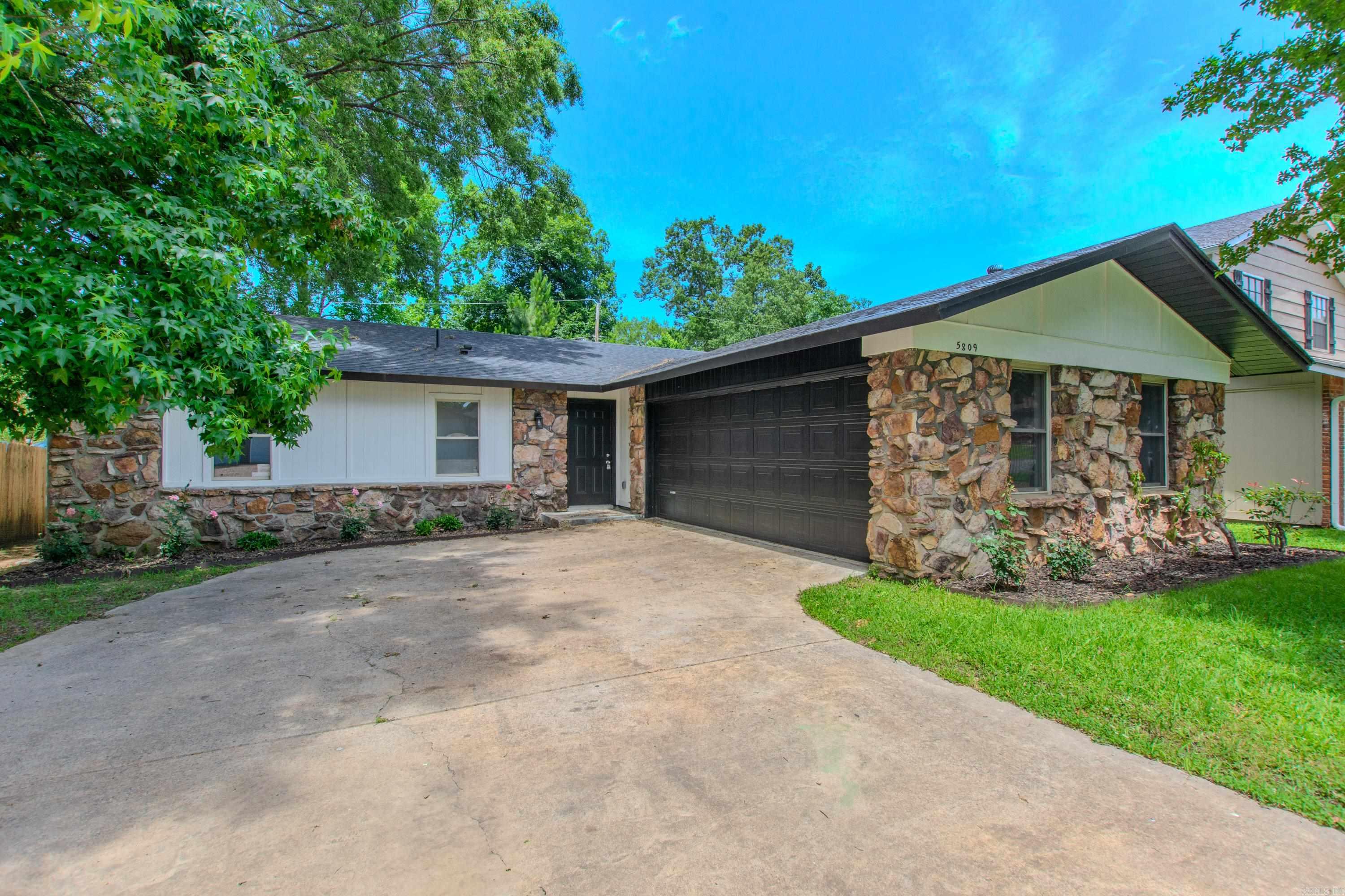 5809 N Woodview  Sherwood, AR