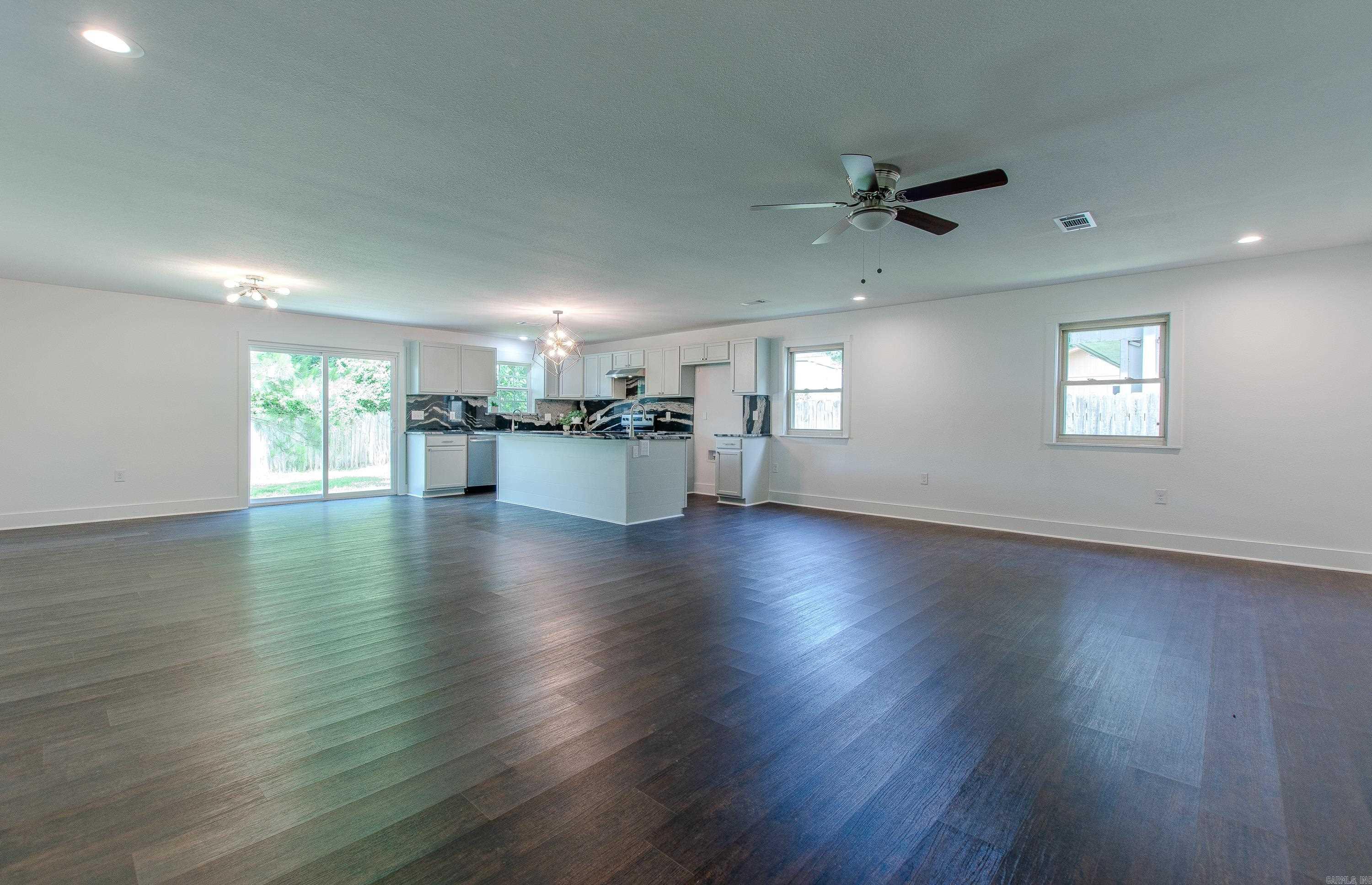 5809 N Woodview  Sherwood, AR