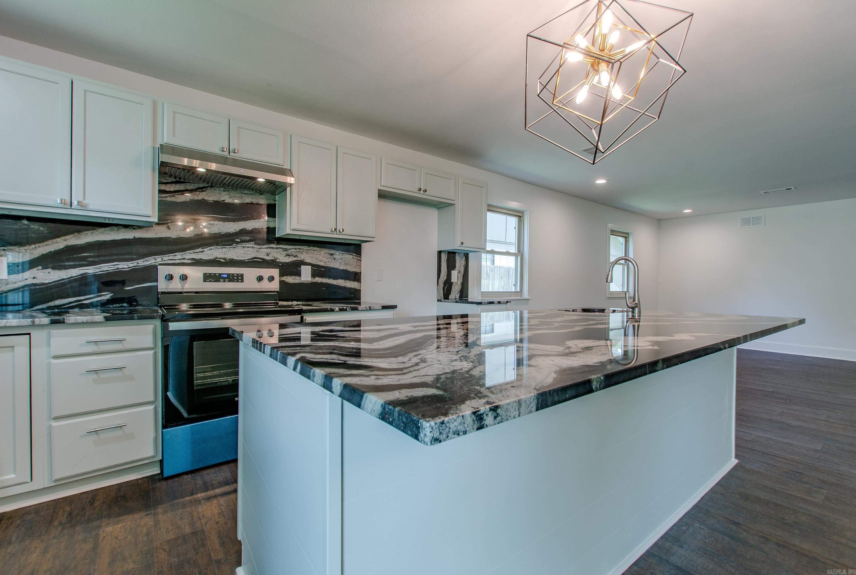 5809 N Woodview  Sherwood, AR