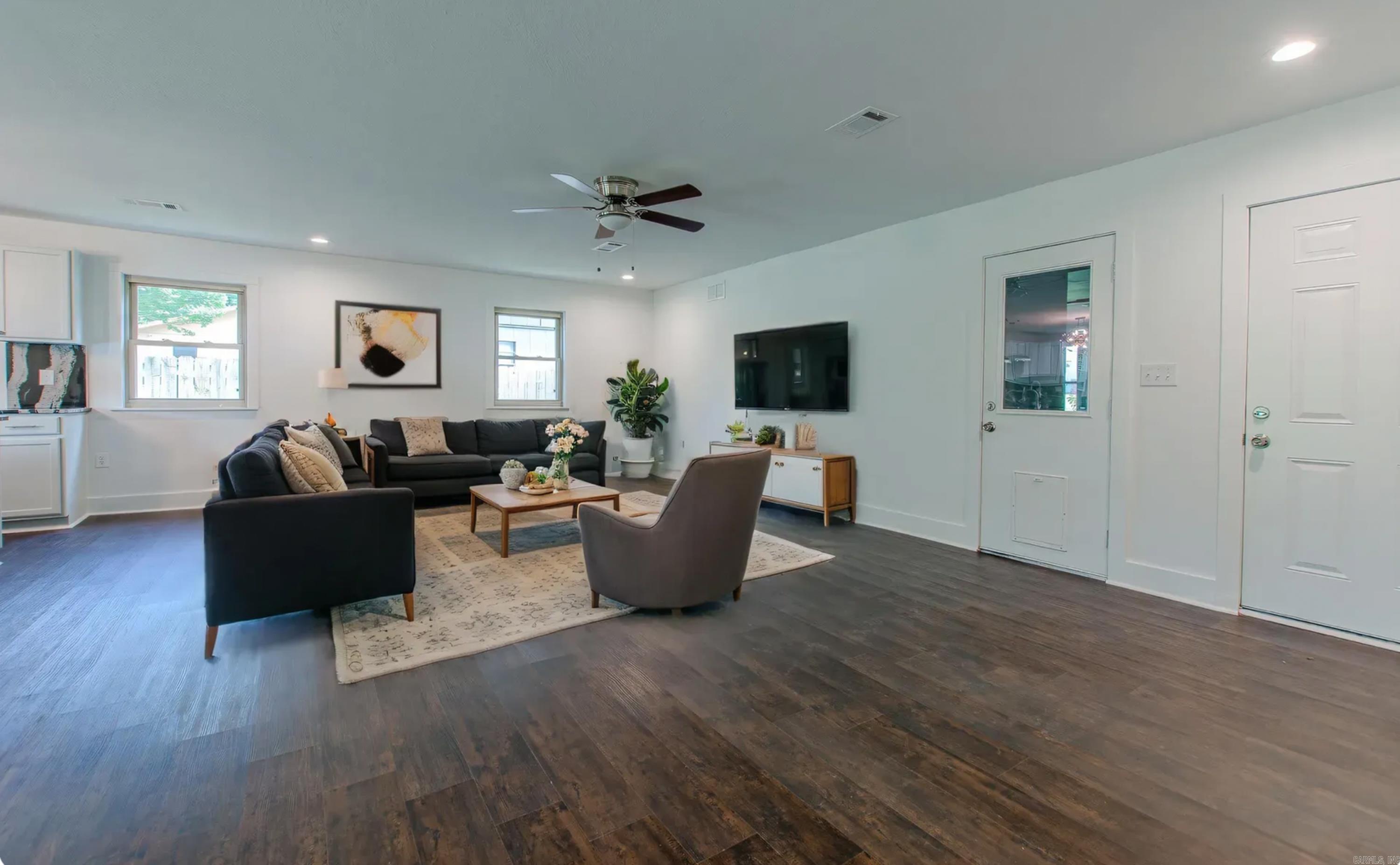 5809 N Woodview  Sherwood, AR