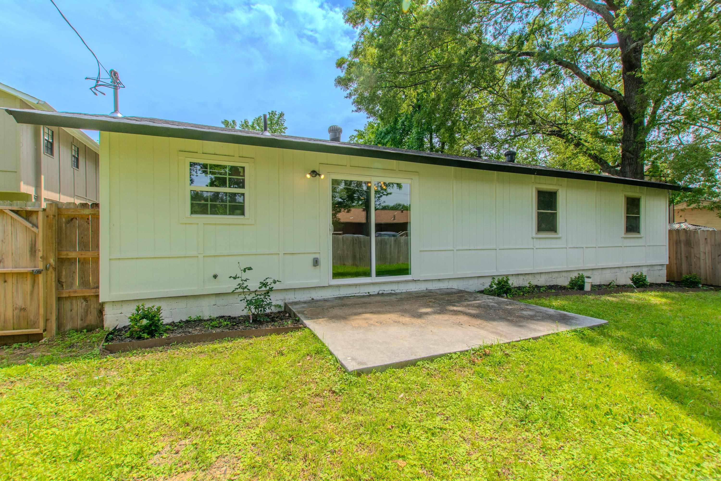 5809 N Woodview  Sherwood, AR