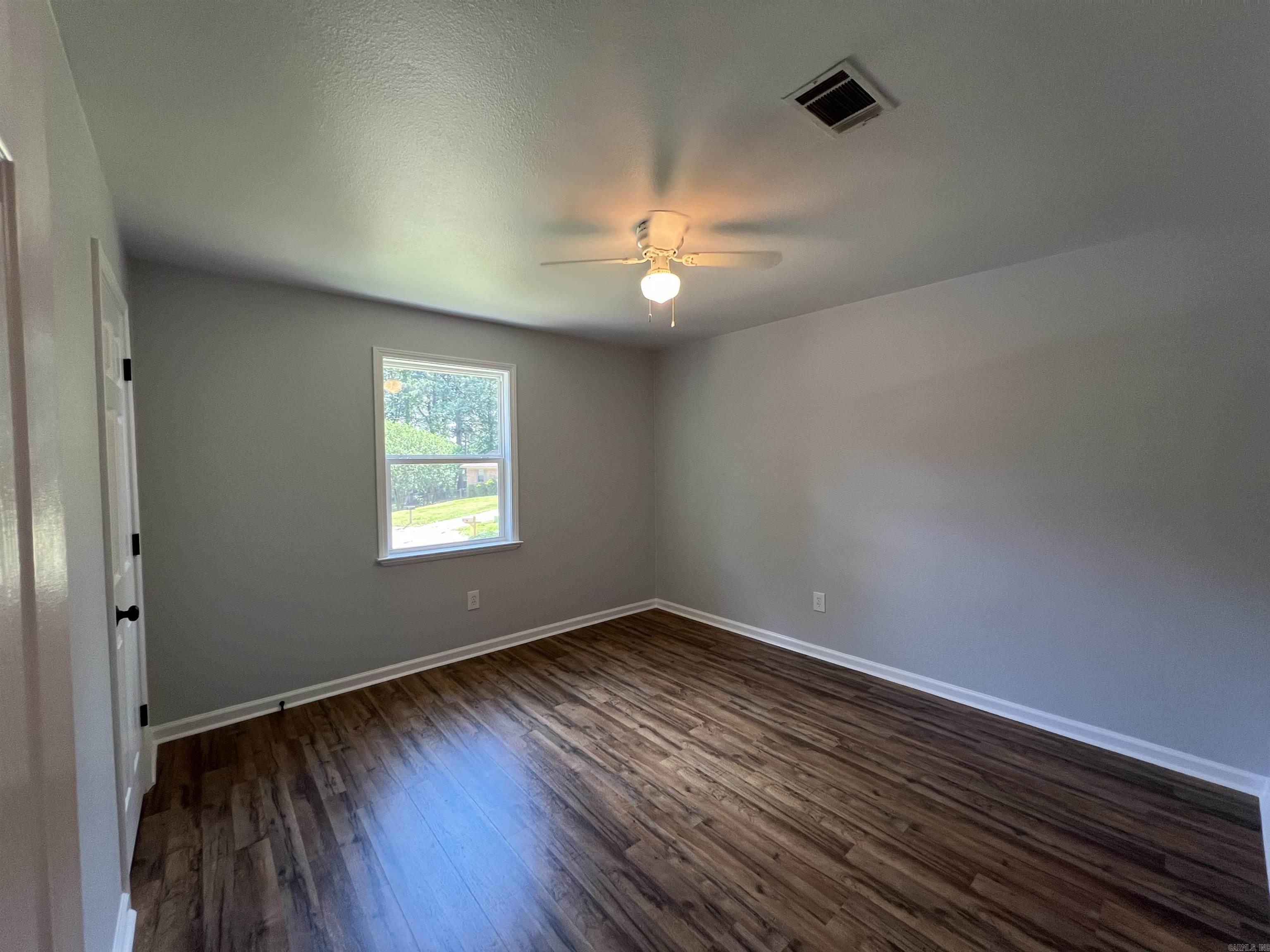 1906  Fernwood Cv  Benton, AR