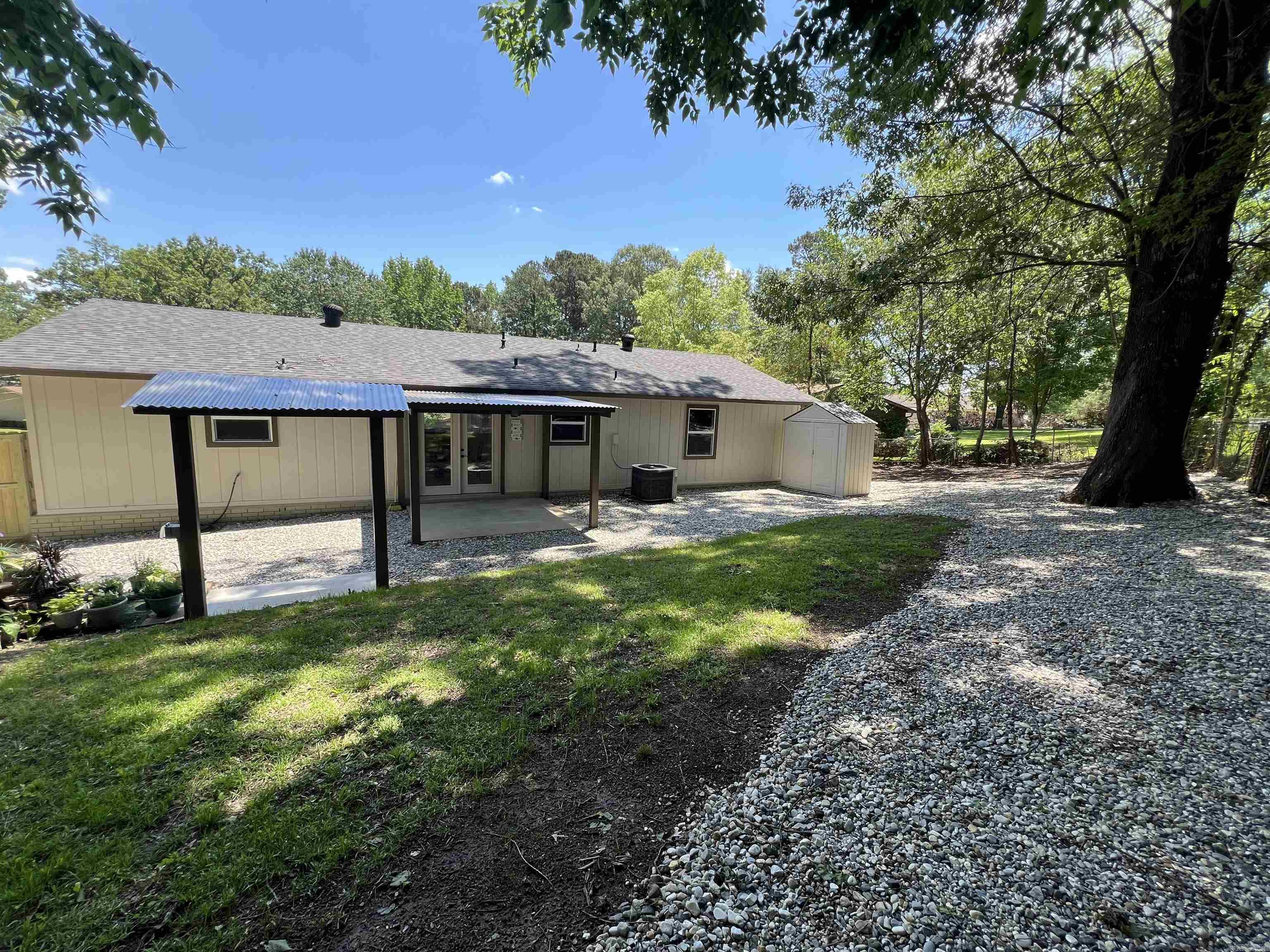 1906  Fernwood Cv  Benton, AR