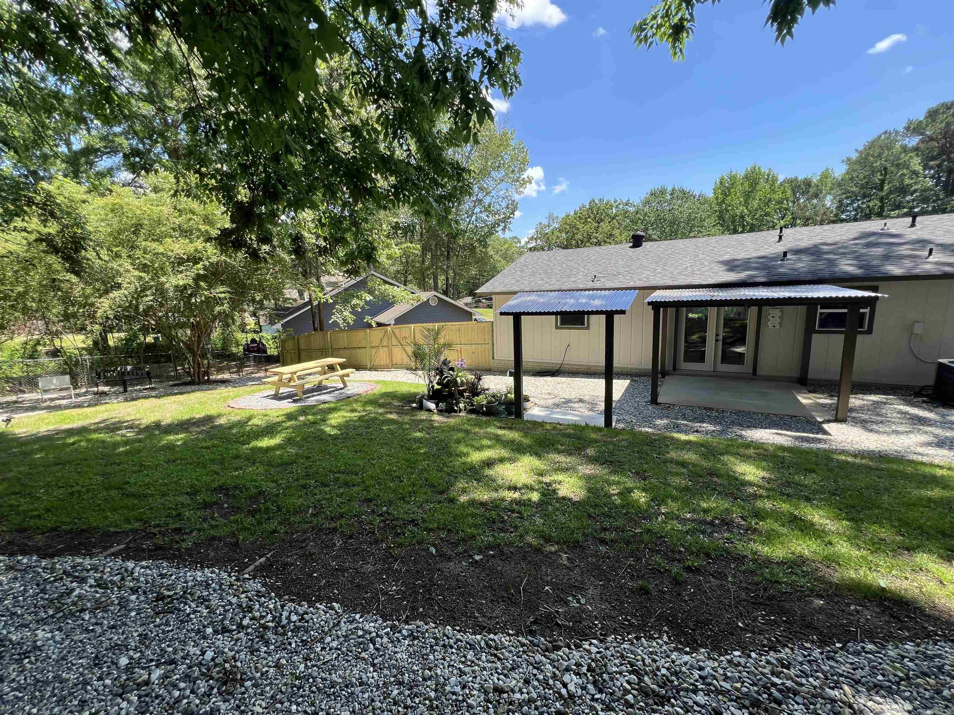 1906  Fernwood Cv  Benton, AR