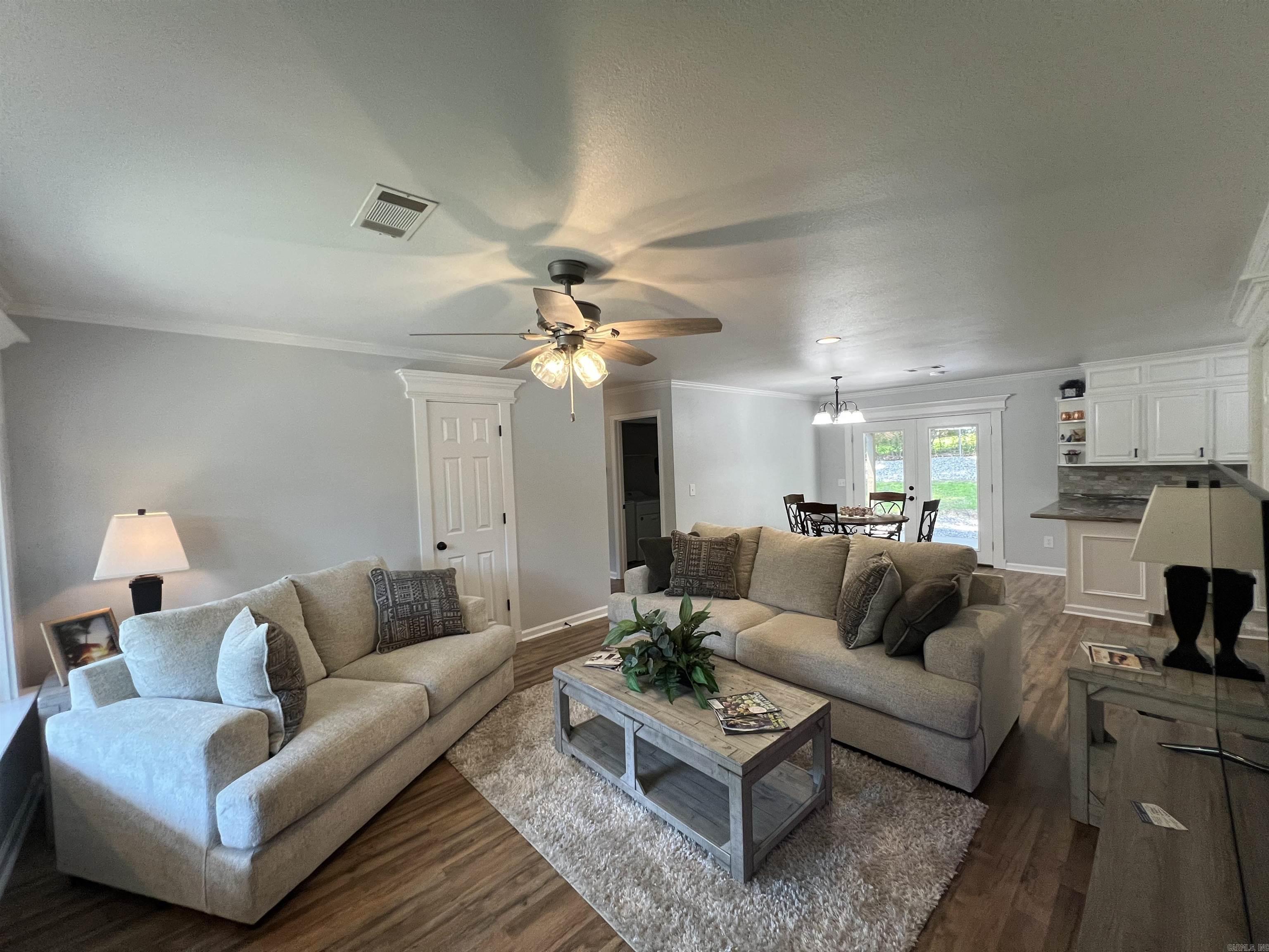 1906  Fernwood Cv  Benton, AR