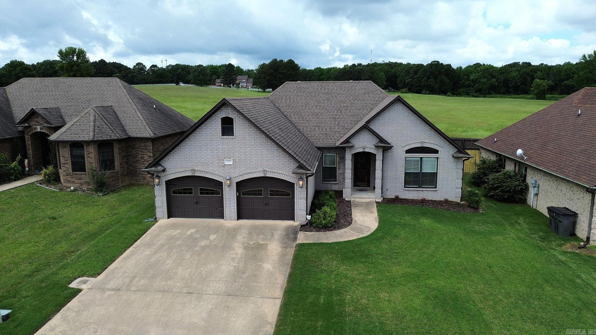1910  Walnut Valley Dr.  Paragould, AR