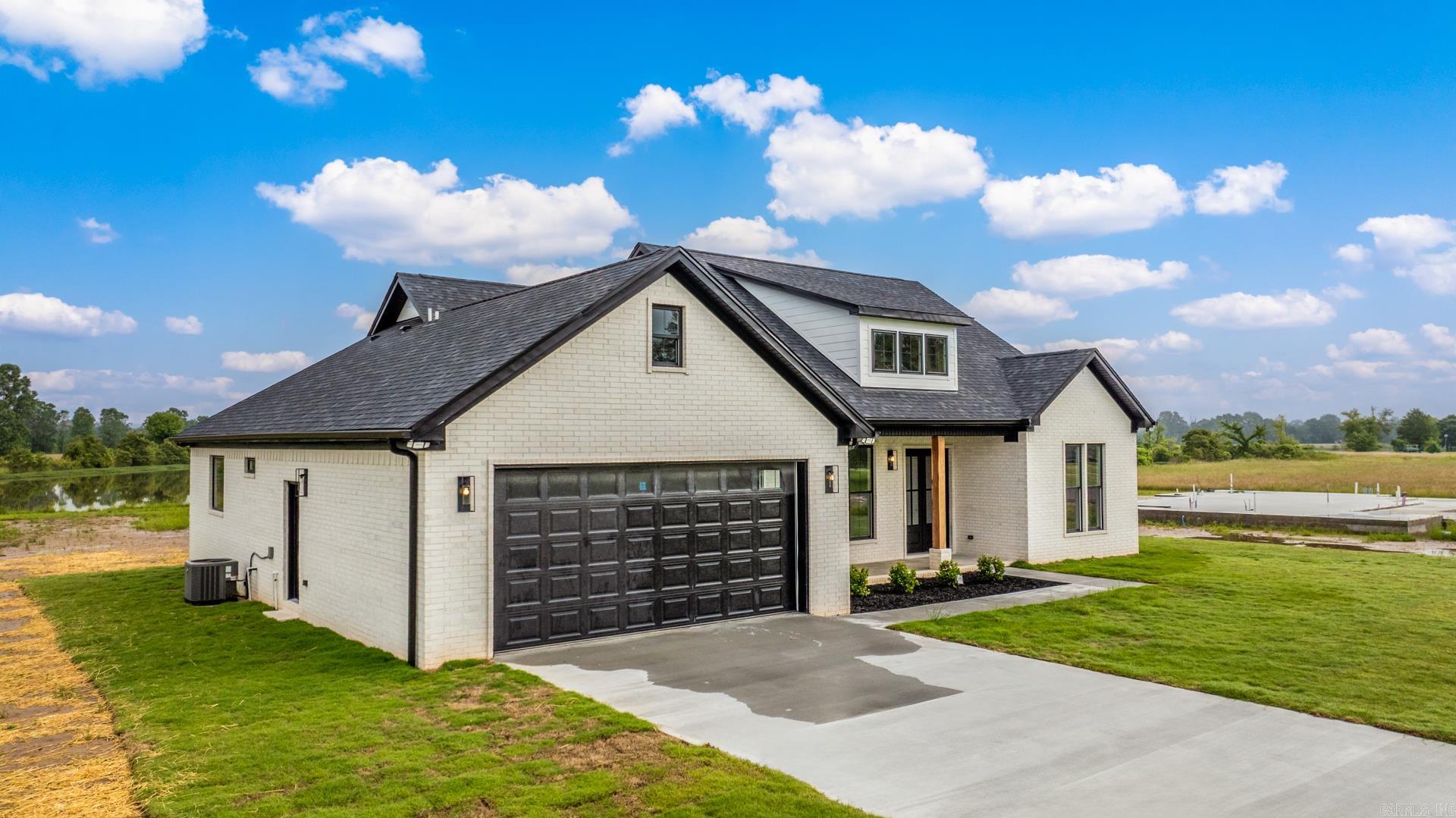 705  MOUND VIEW  England, AR