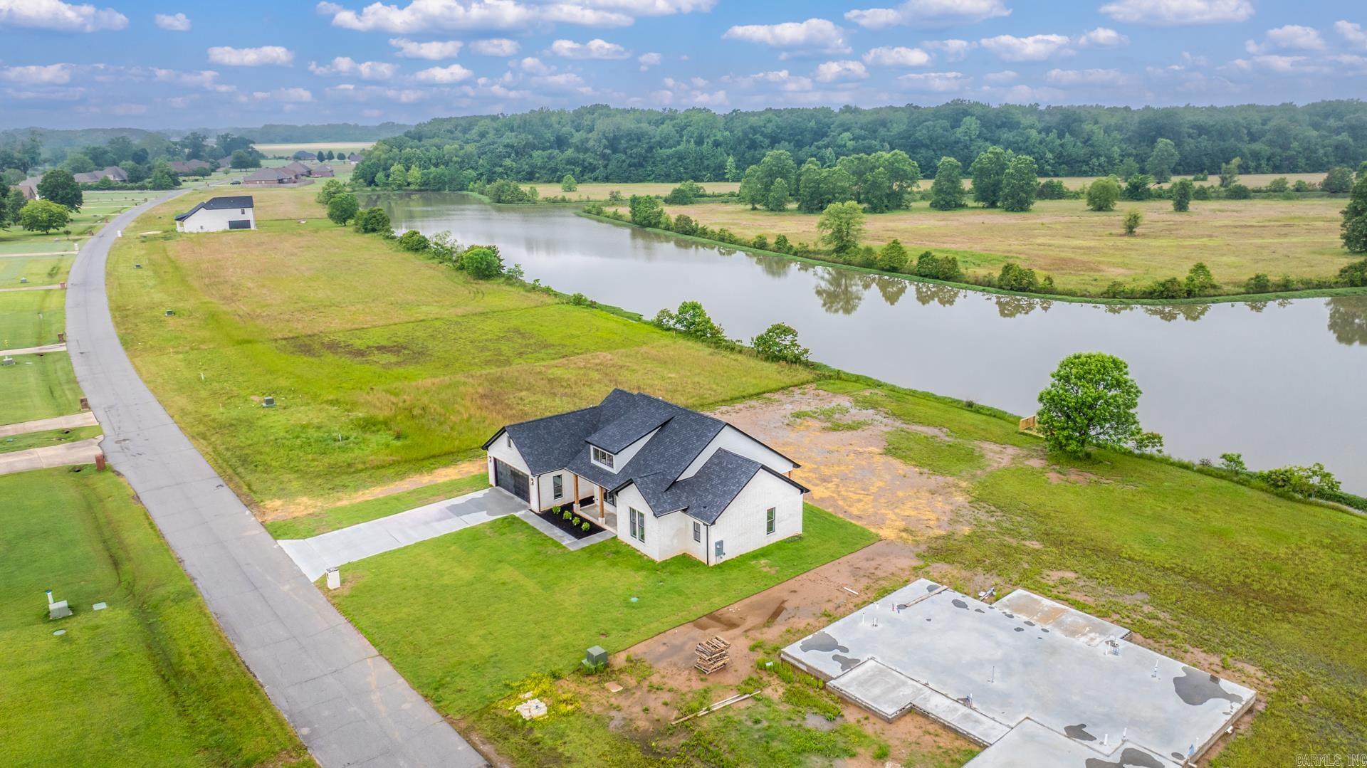 705  MOUND VIEW  England, AR