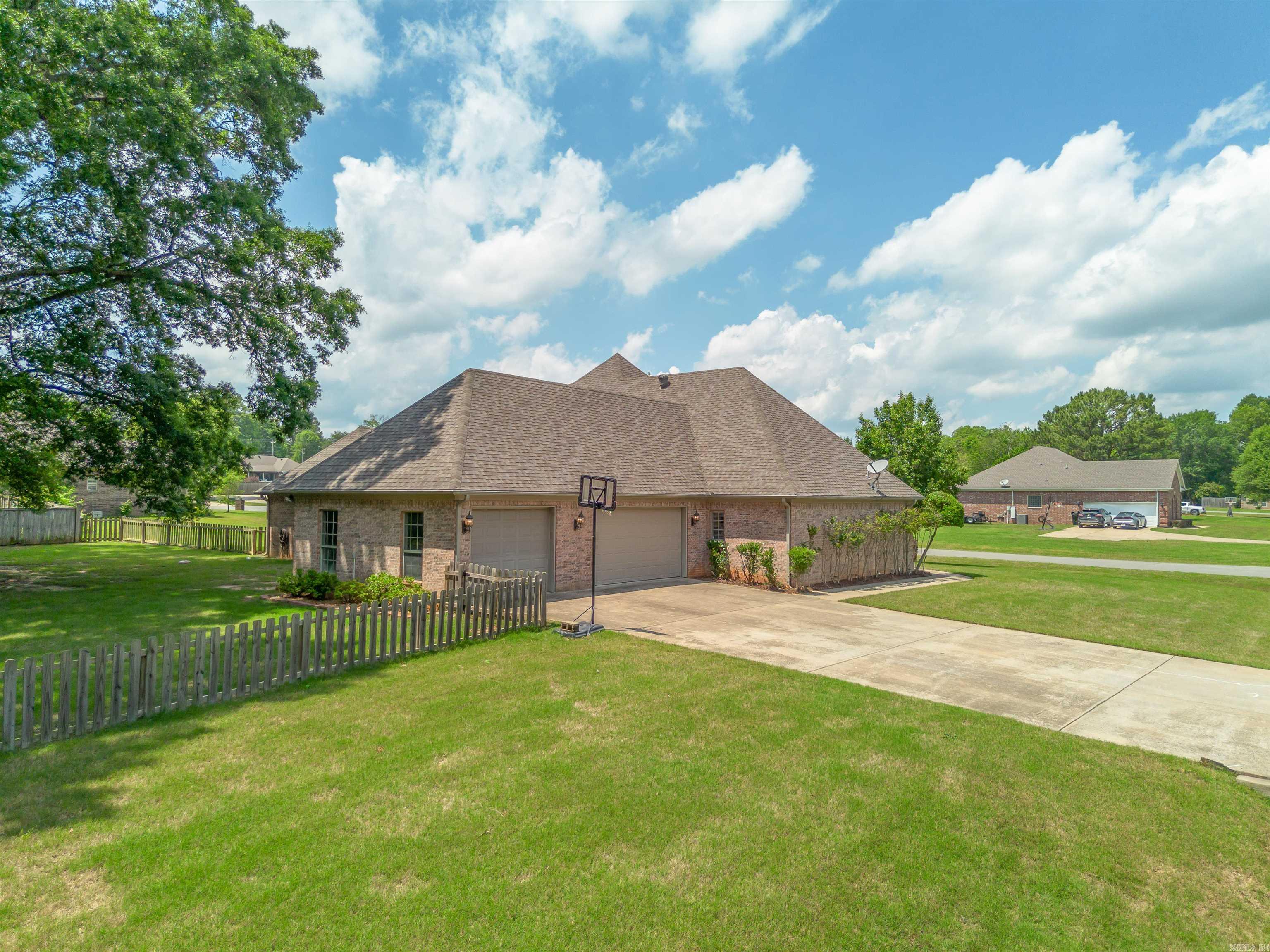 15  Hallie  Cabot, AR