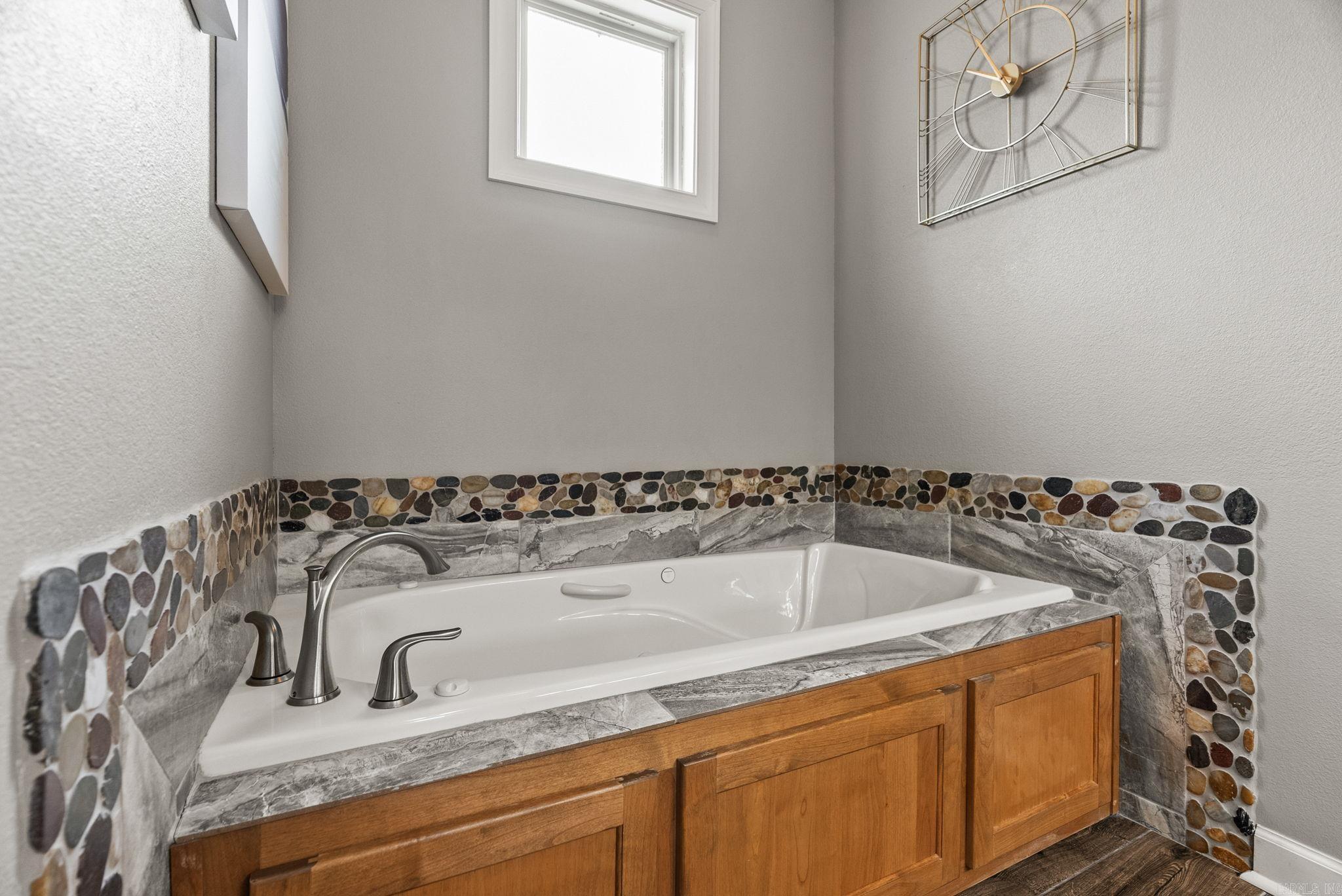 216  Lake Valley Drive  Maumelle, AR