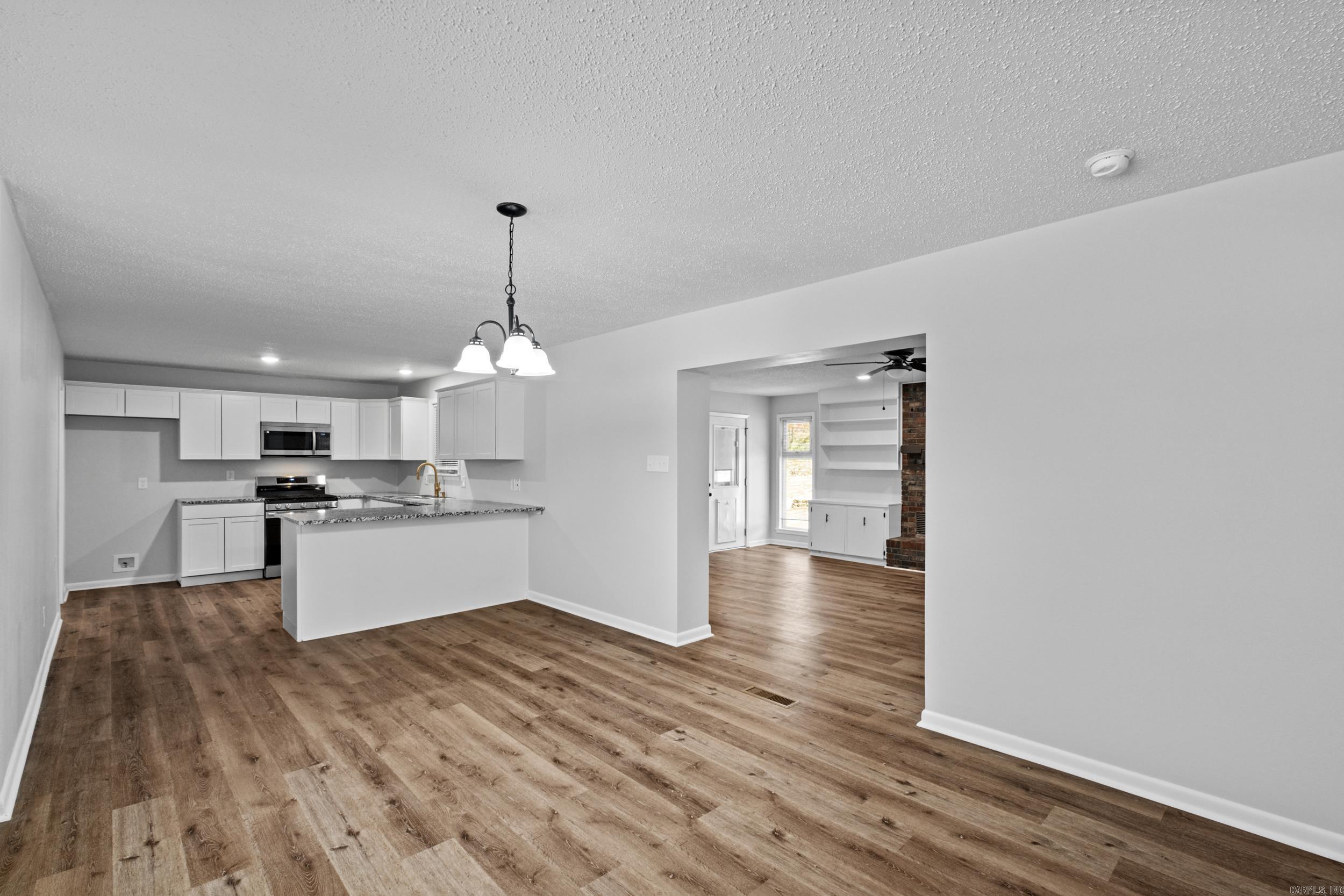 718  Coulter  Sherwood, AR