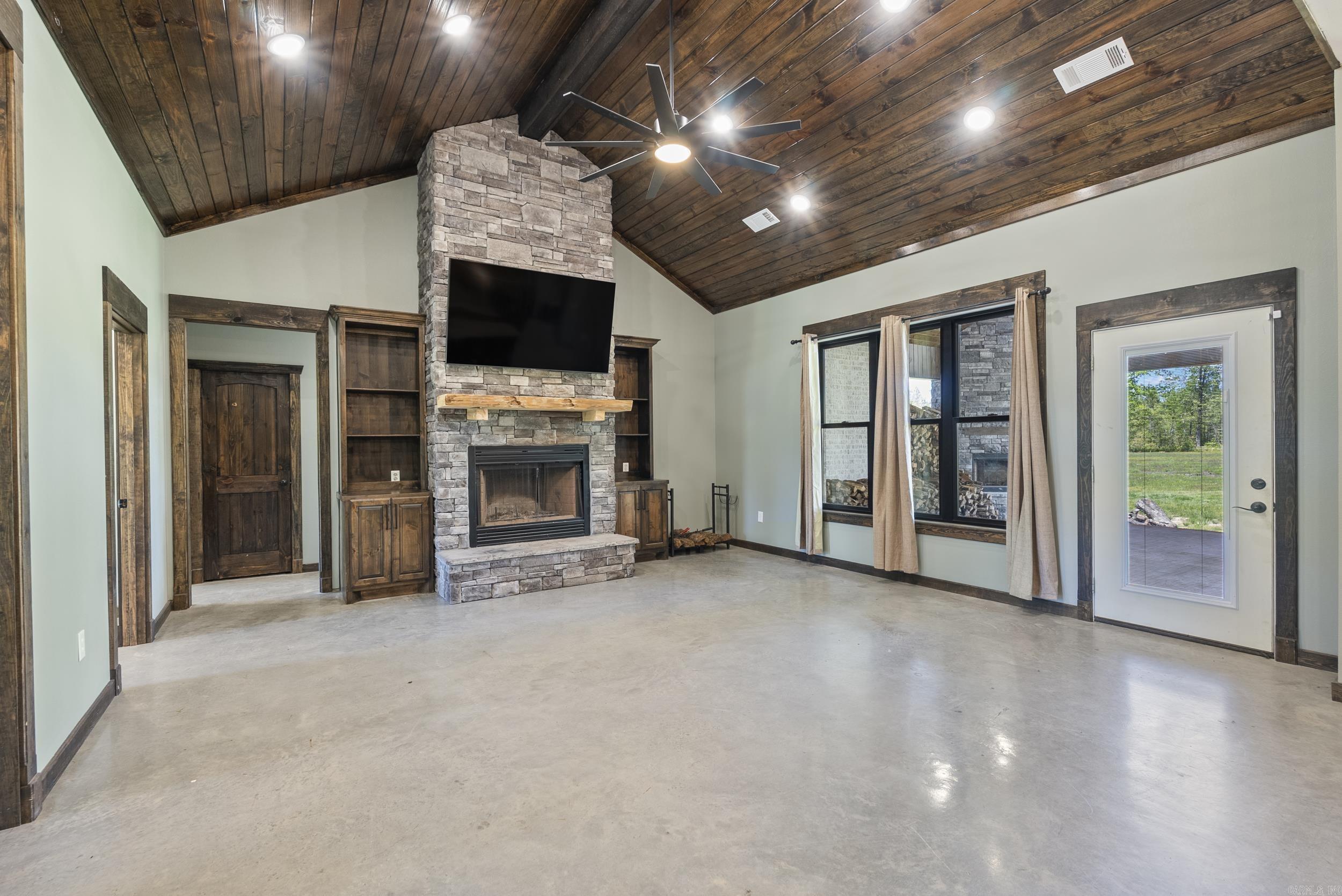 8899  Grant County Rd 75  Sheridan, AR