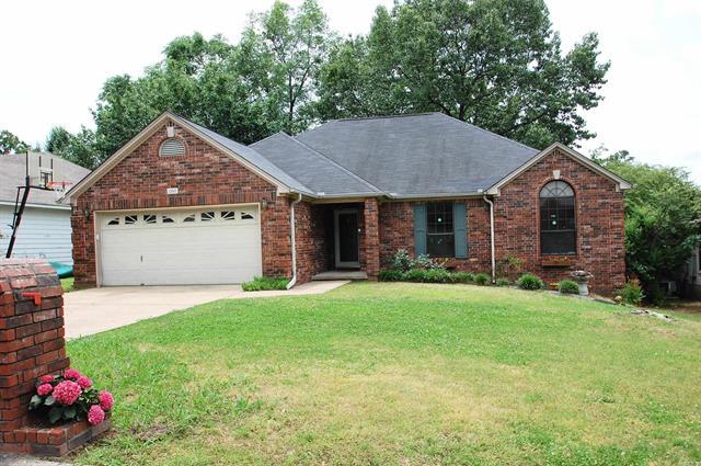 12601  Woodbury Dr  Little Rock, AR