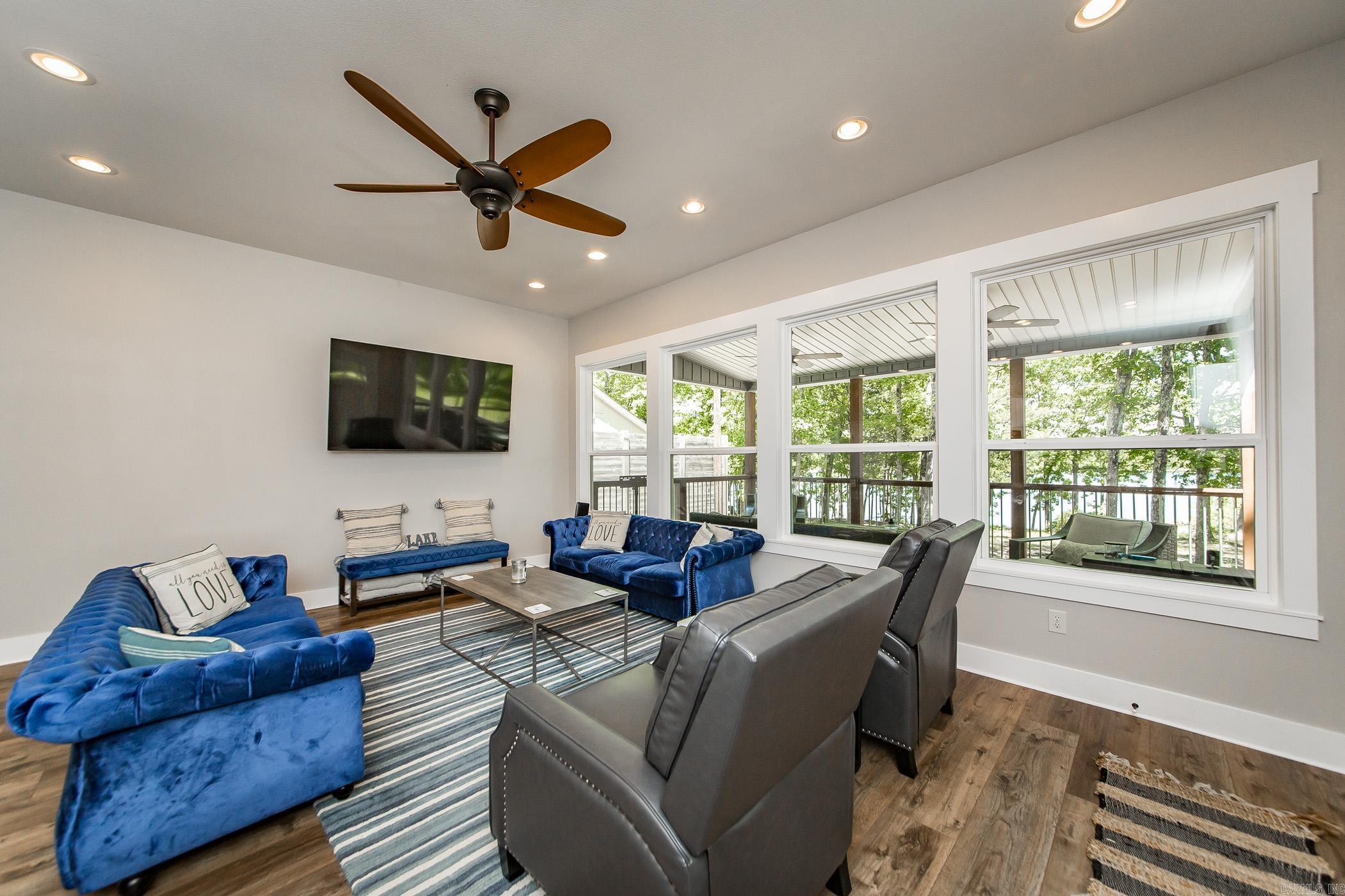 14  Air Rd.  Higden, AR