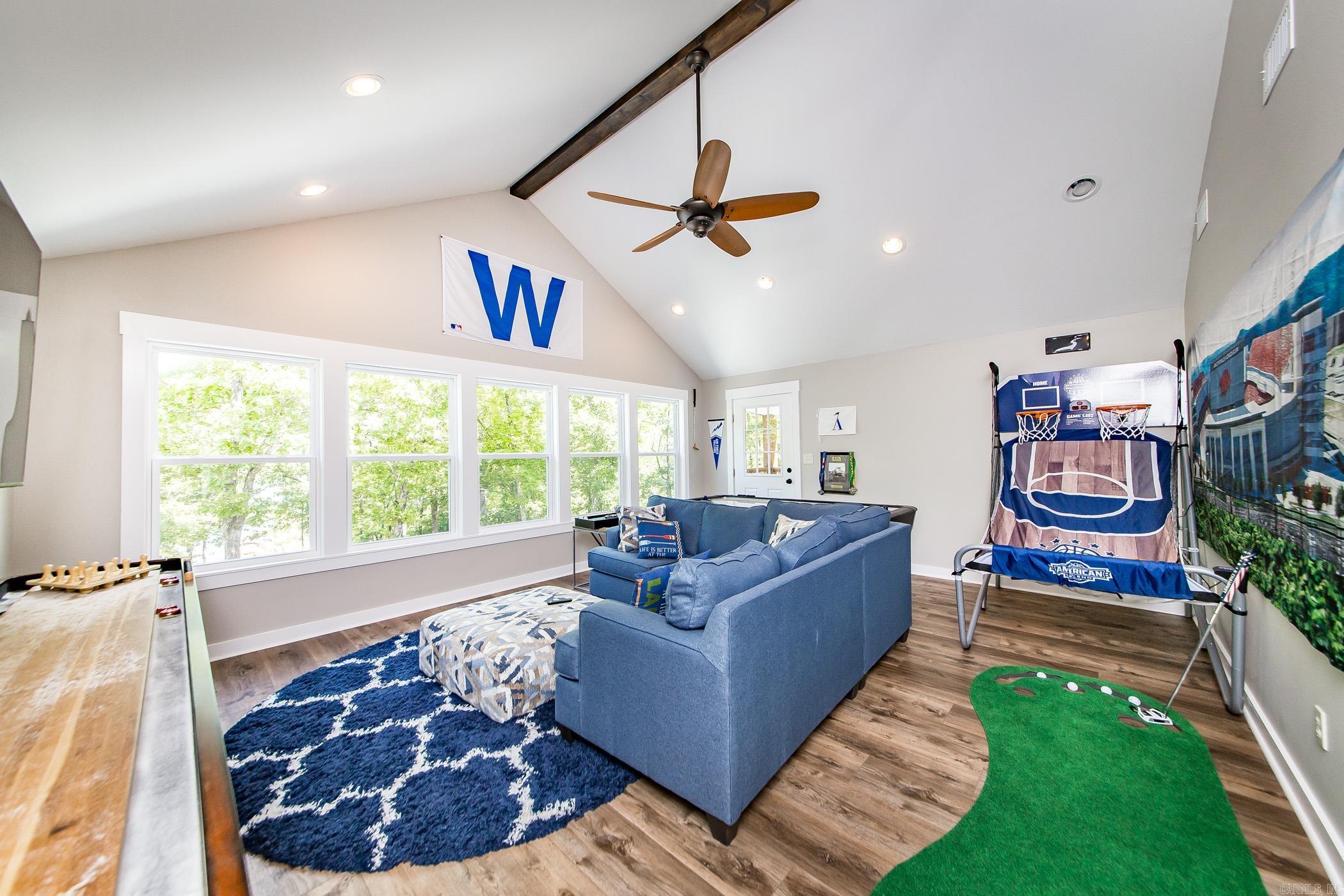 14  Air Rd.  Higden, AR