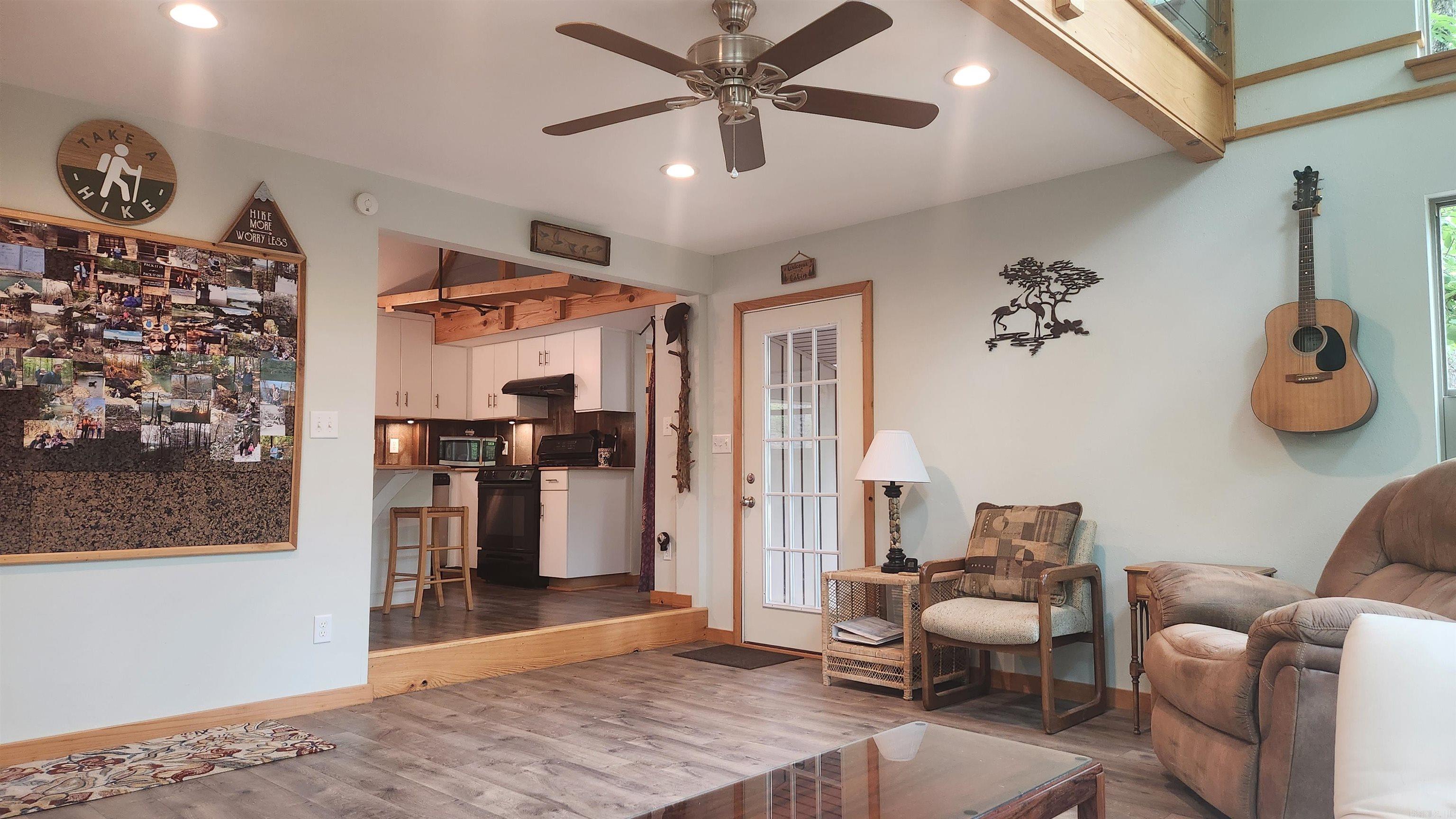 180  Herschel B Guinn Rd  Story, AR