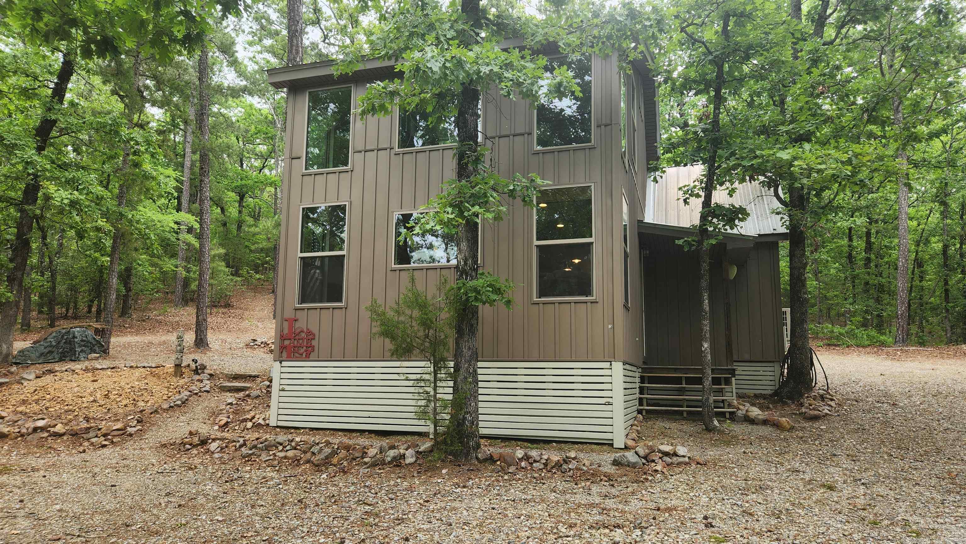 180  Herschel B Guinn Rd  Story, AR