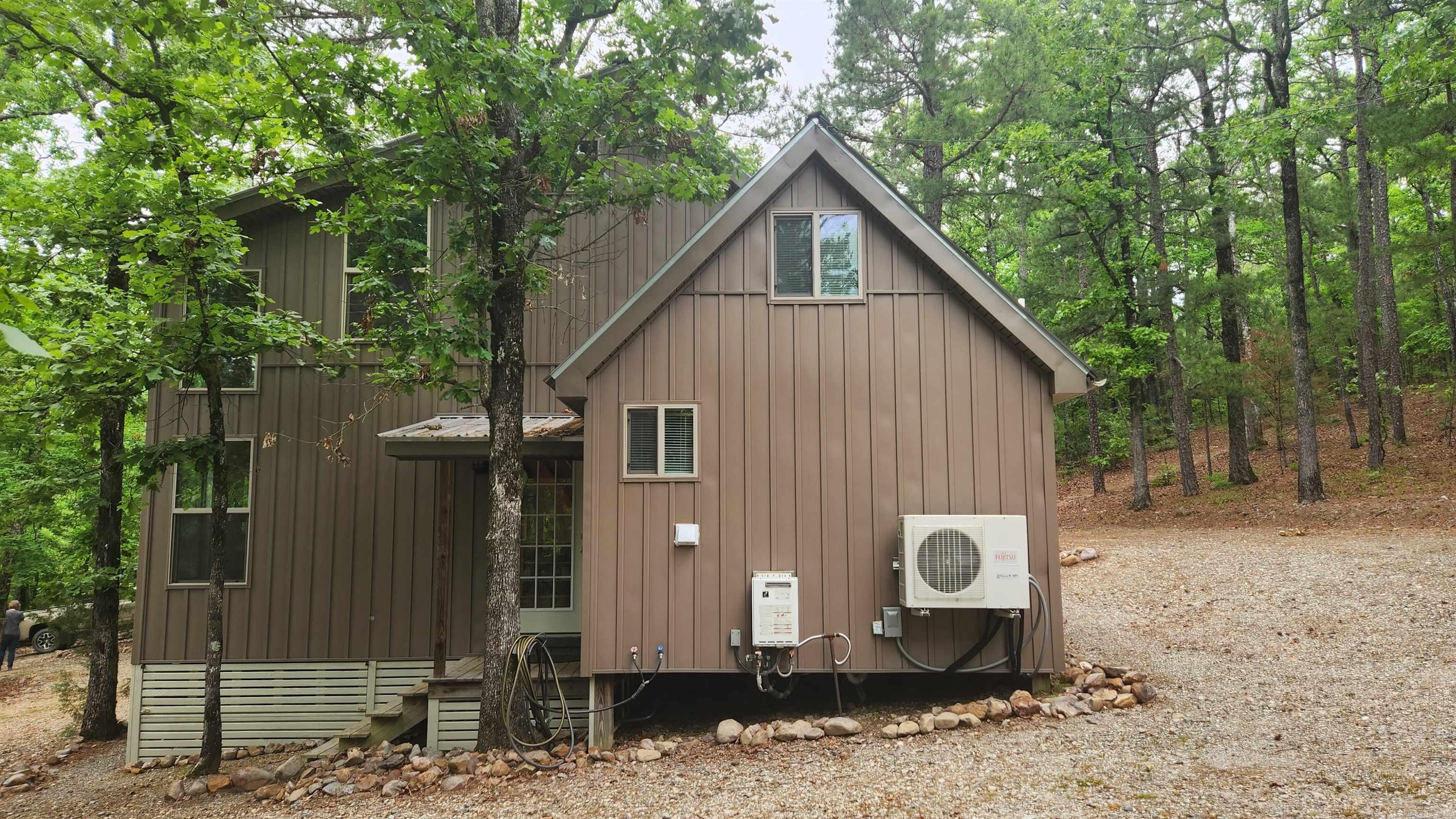 180  Herschel B Guinn Rd  Story, AR