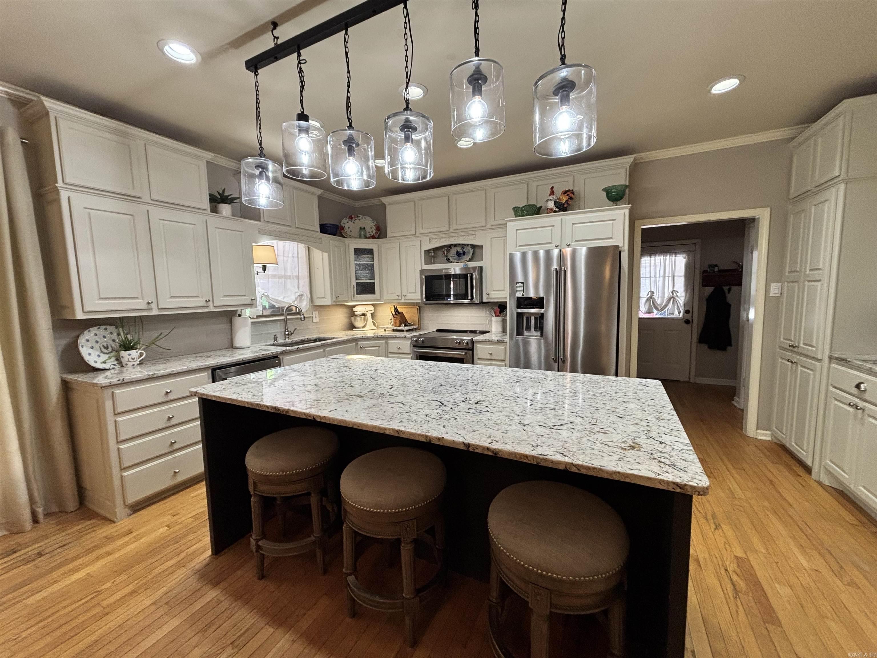 615  Miller  Benton, AR