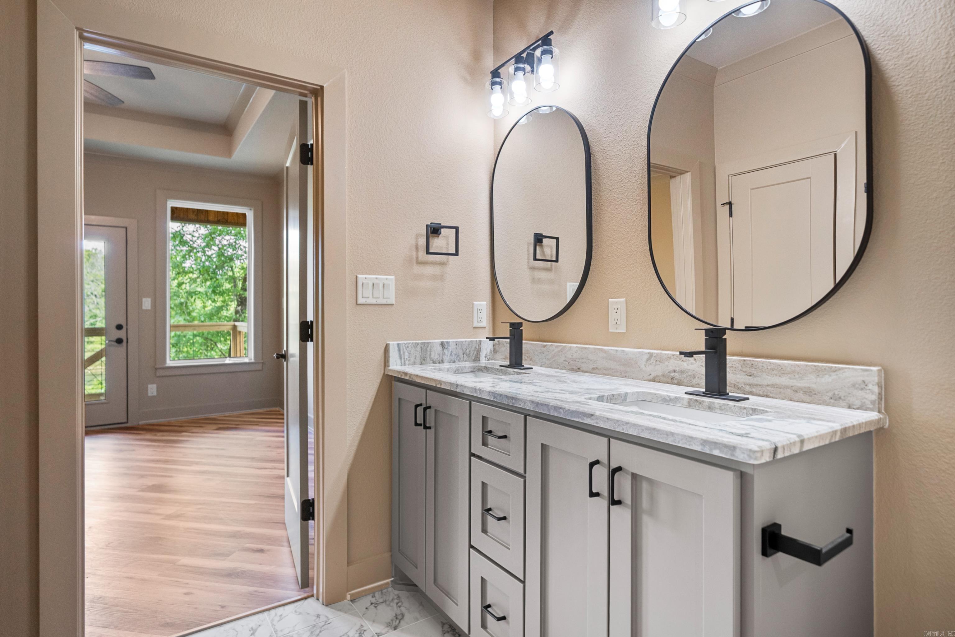 242  San Carlos Pt  Hot Springs, AR