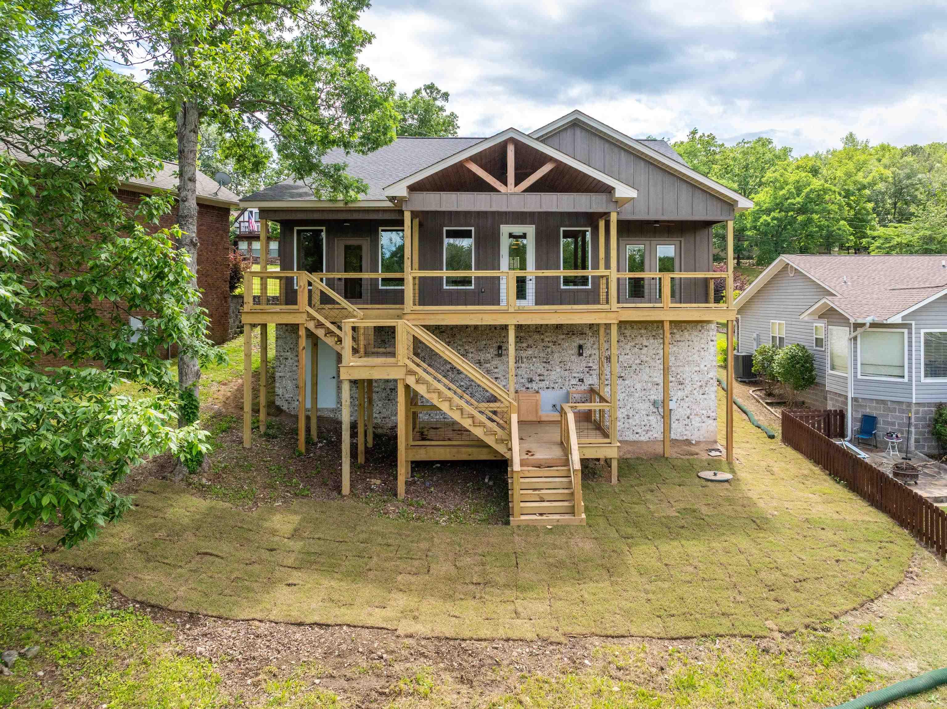 242  San Carlos Pt  Hot Springs, AR