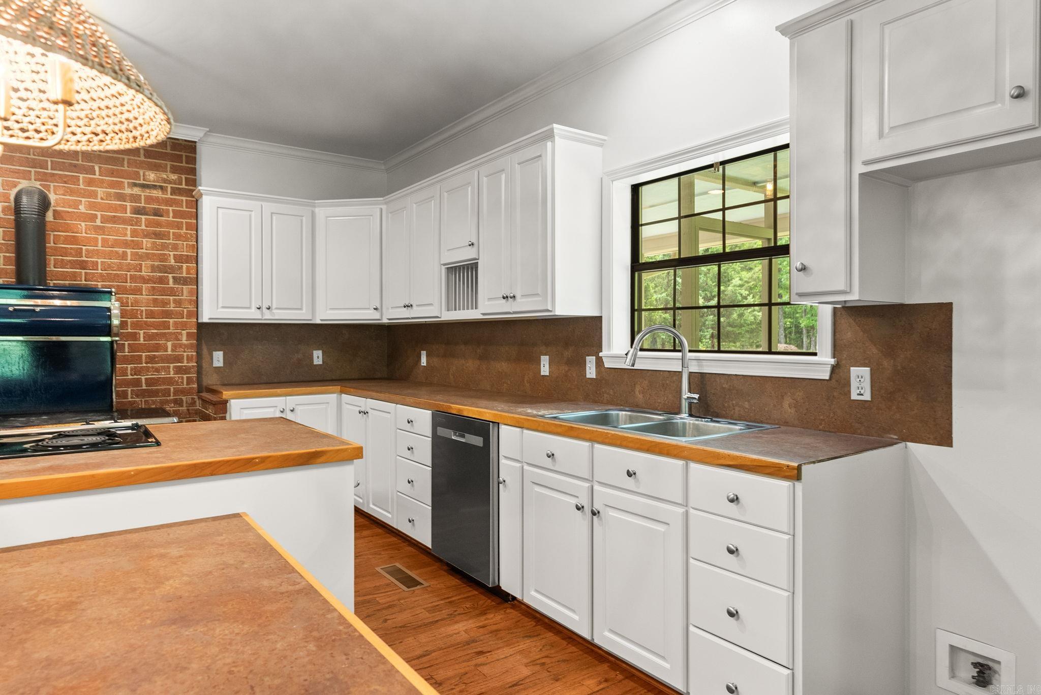 15714  Wild Oak  Roland, AR
