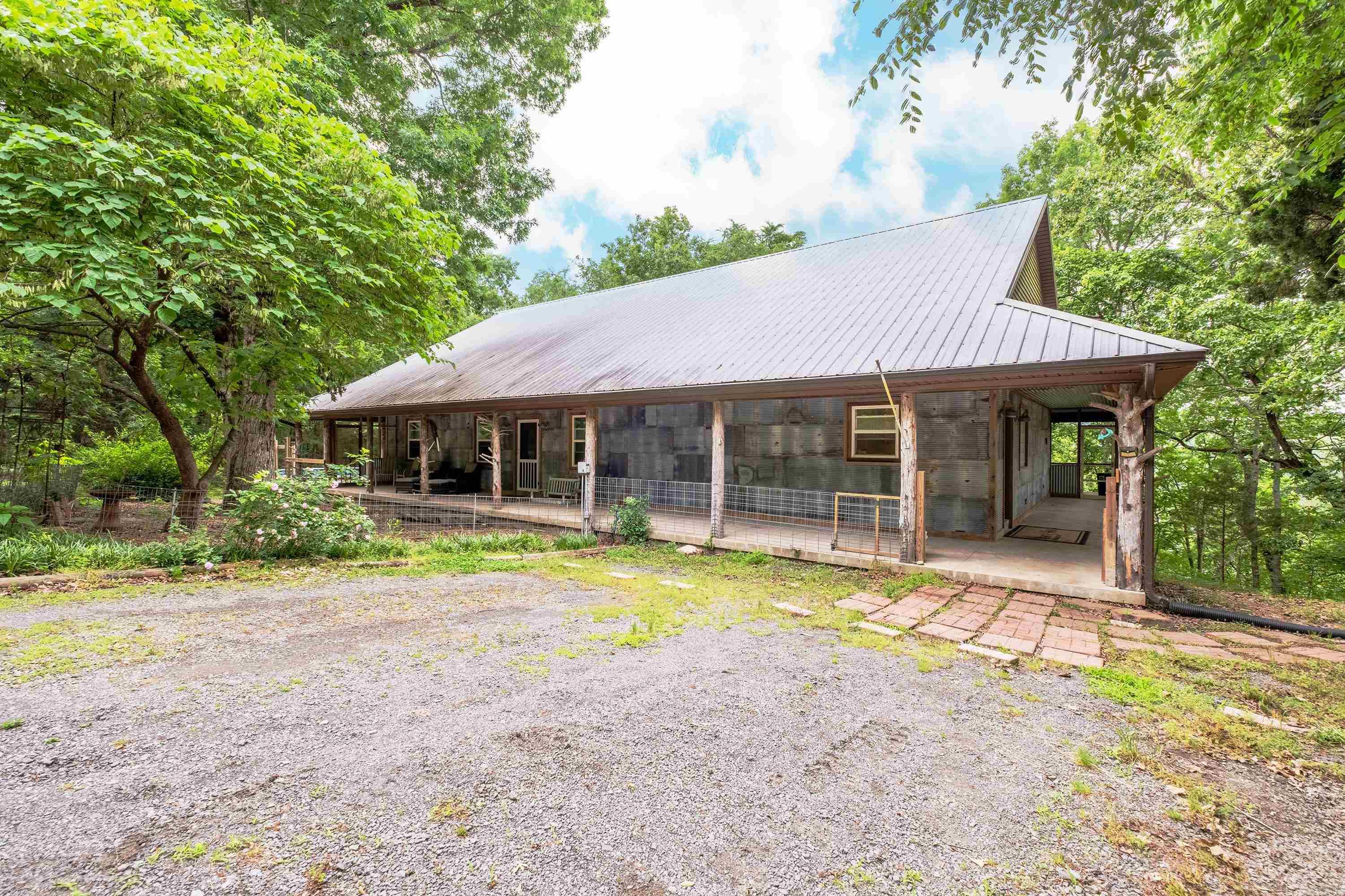 113  Laura  Searcy, AR