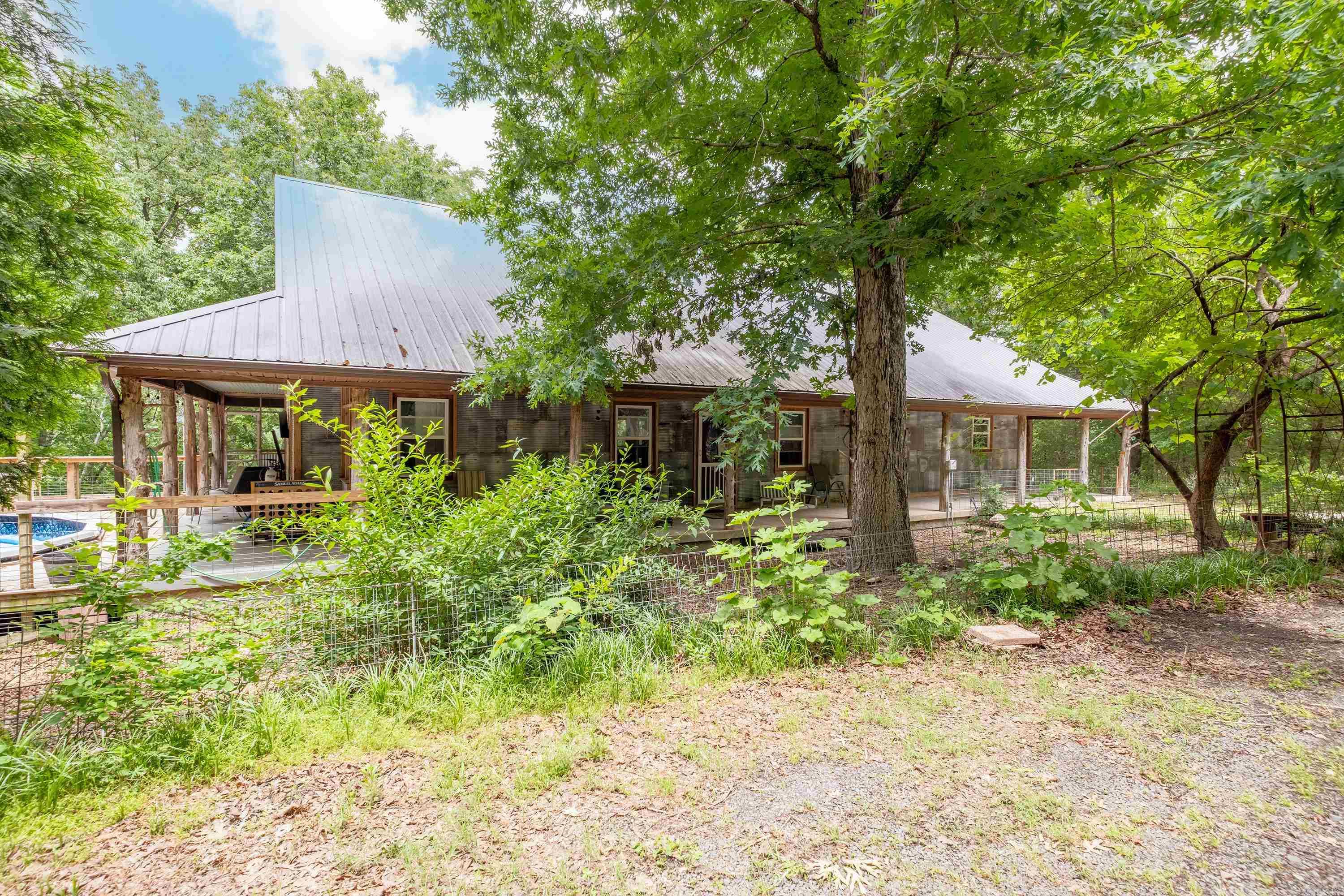 113  Laura  Searcy, AR
