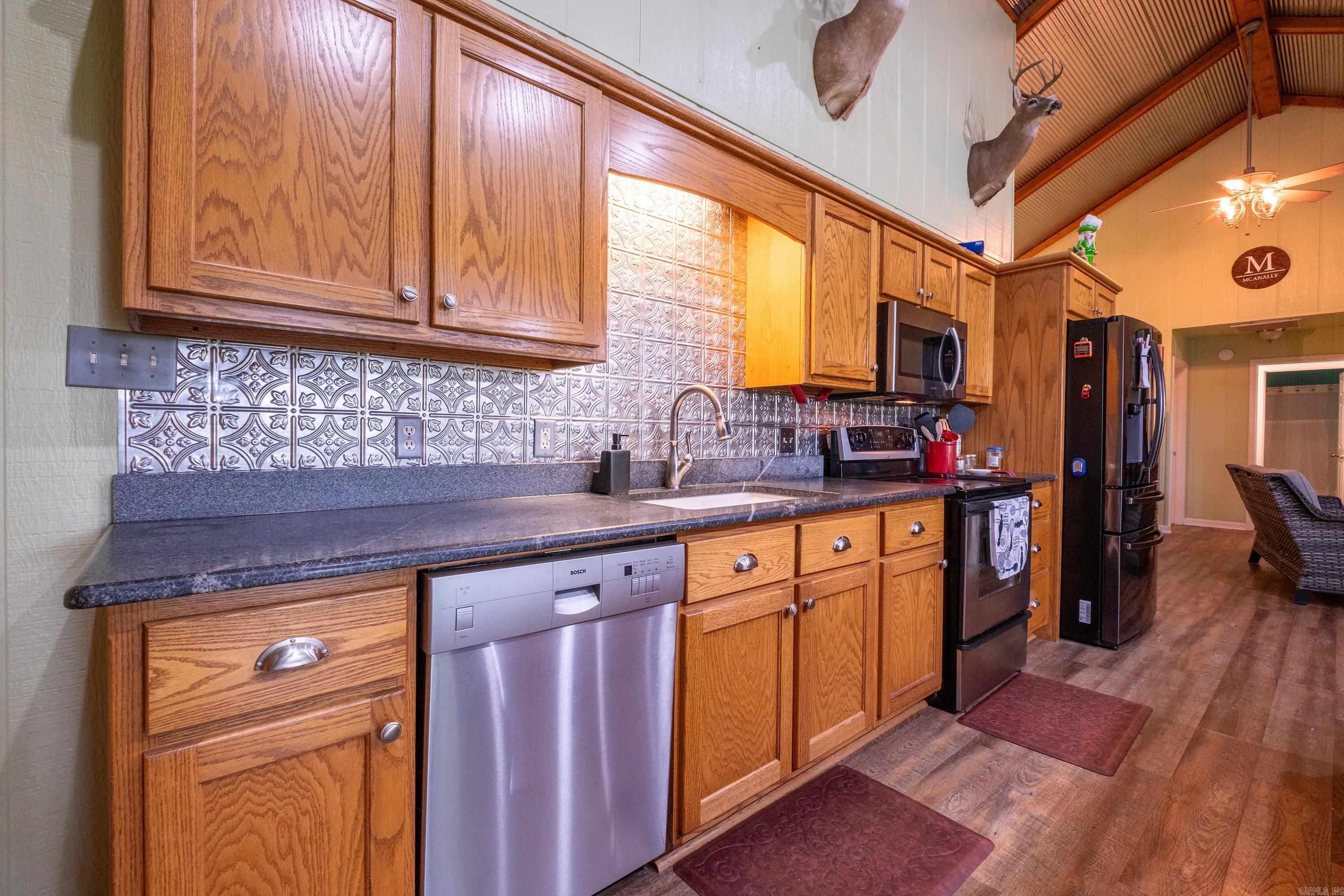 113  Laura  Searcy, AR