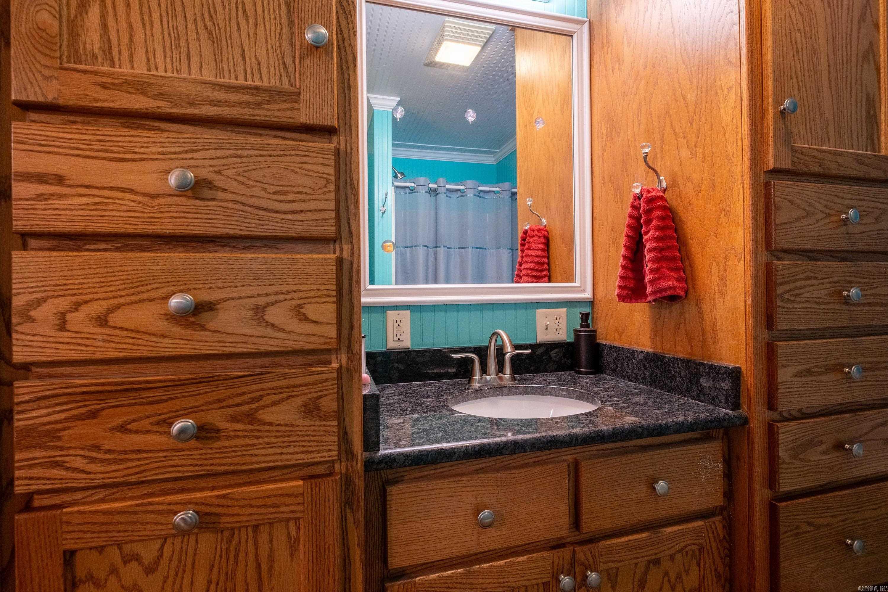 113  Laura  Searcy, AR